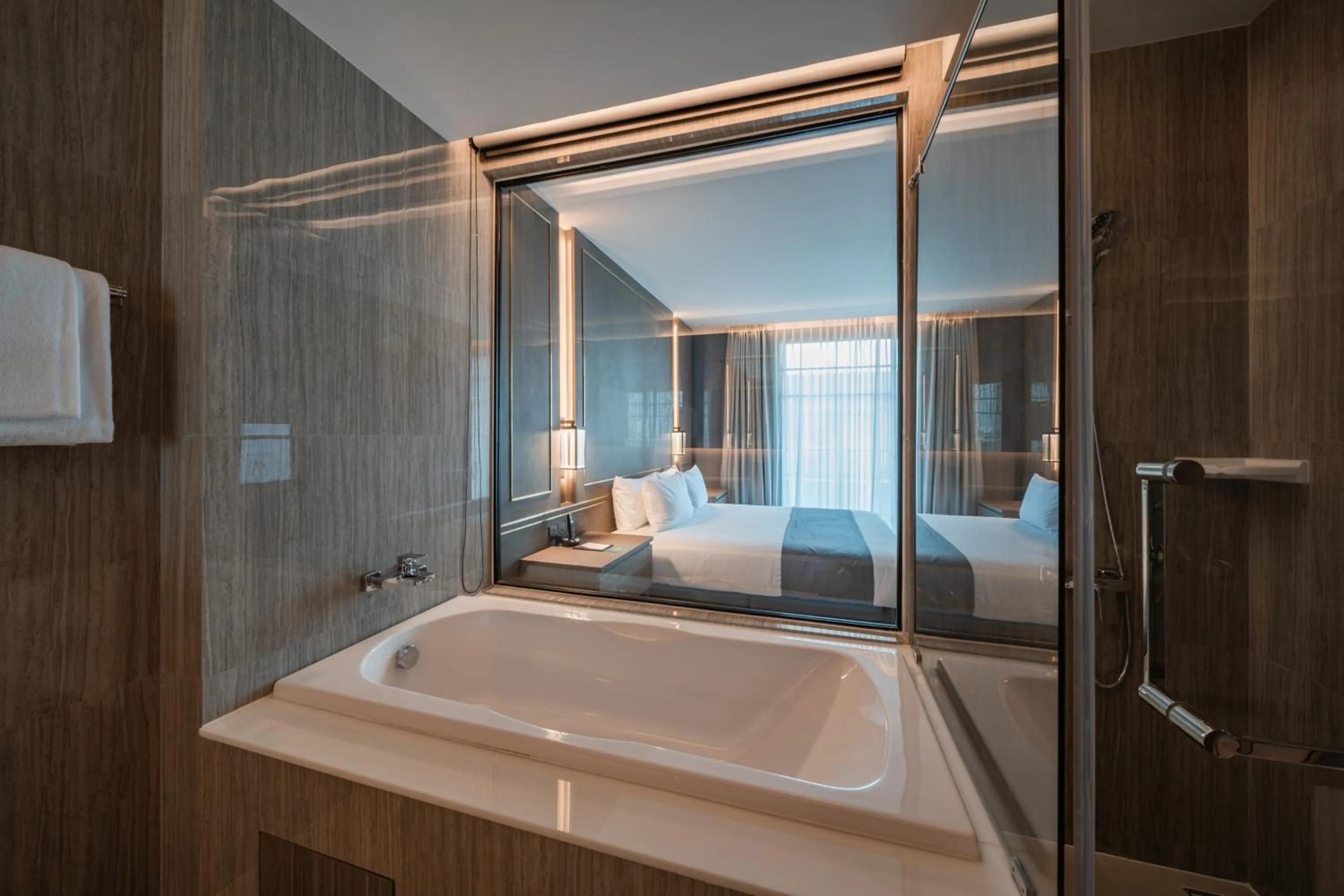 Bath, Bed in Mandarin Eastville, Pattaya - SHA Extra Plus