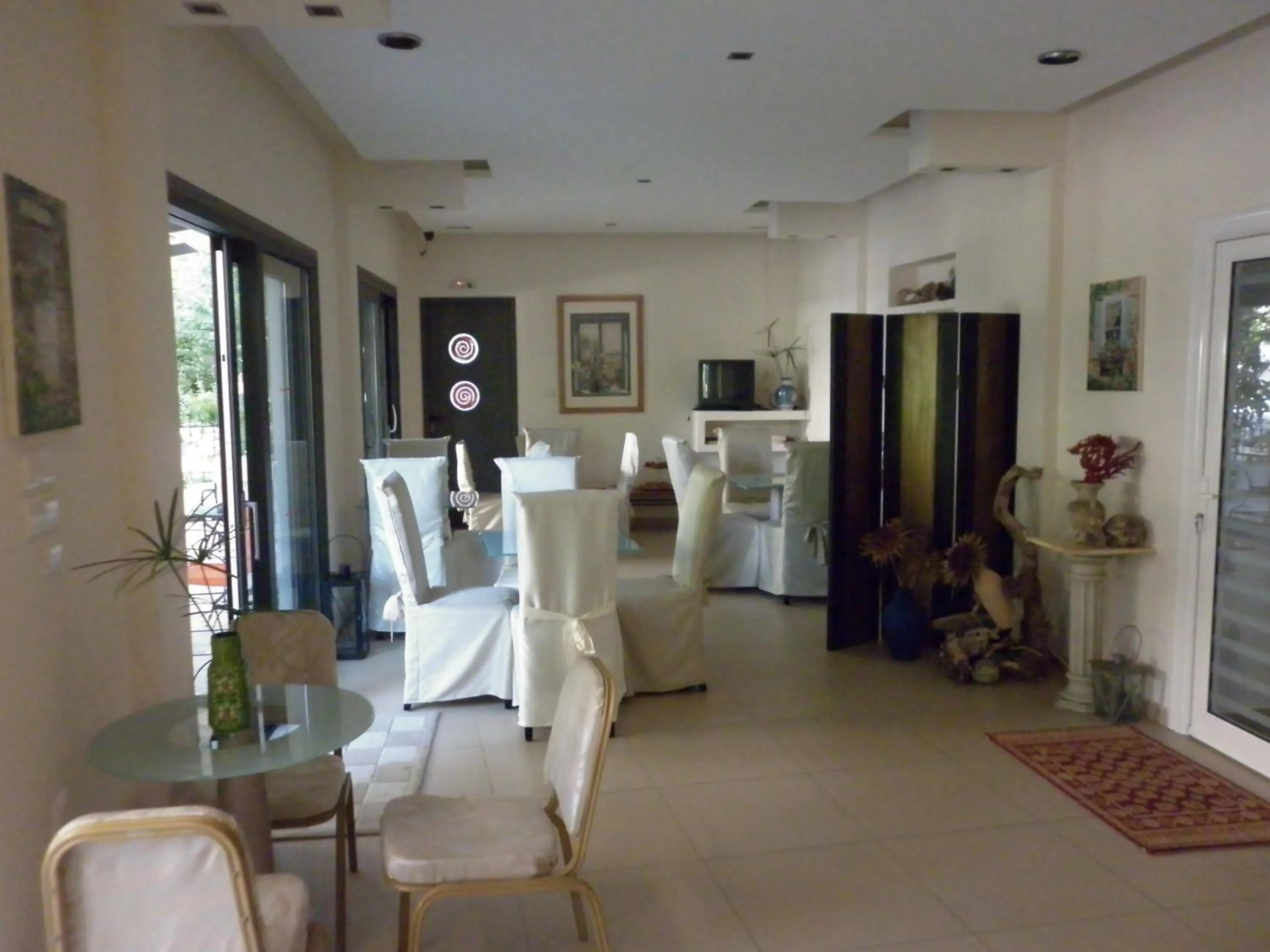 Restaurant/places to eat in Hotel Ritsa