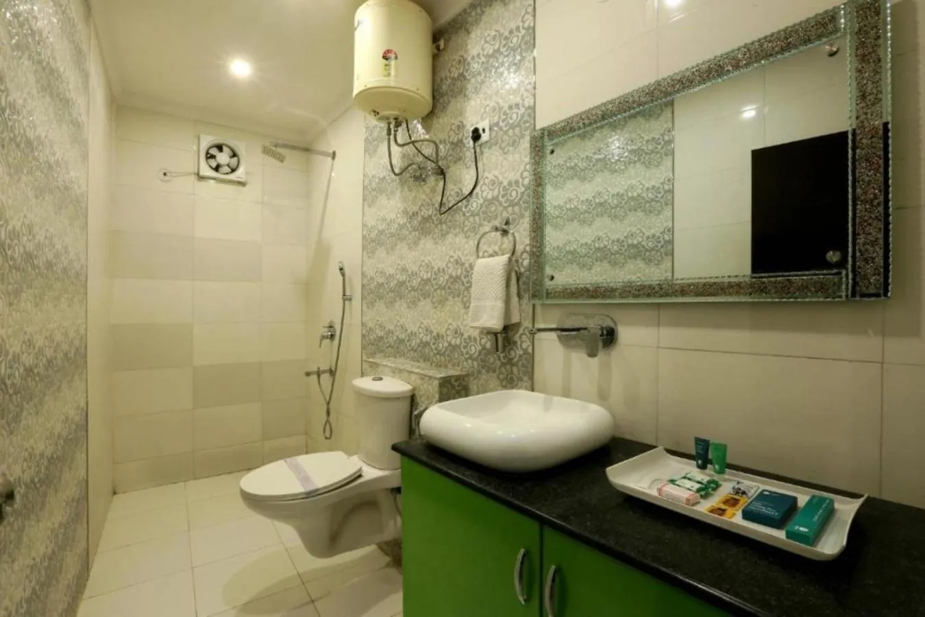 Bathroom in Hotel Castle Blue New Delhi Near IGI Airport