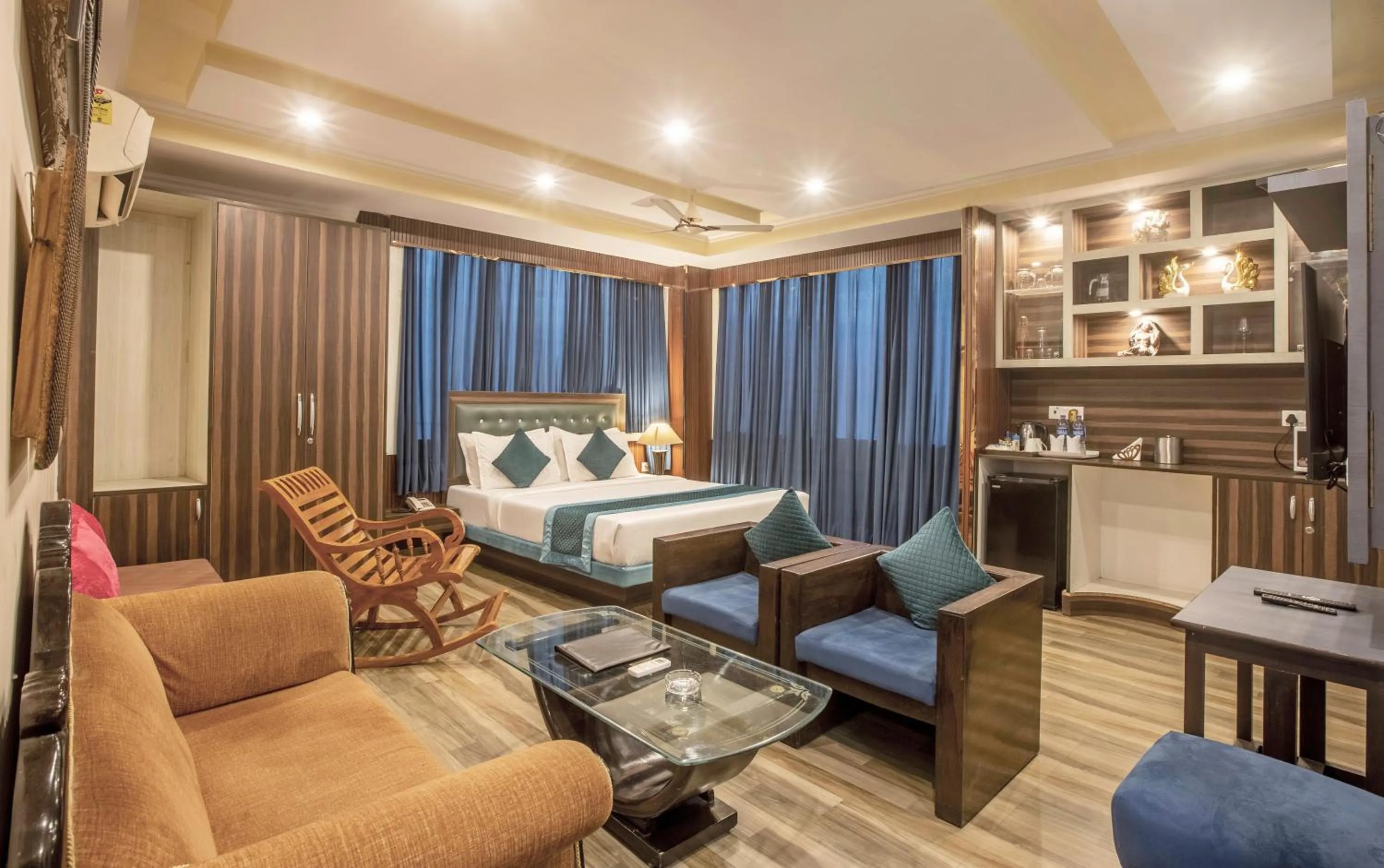 Bed in Hotel Castle Blue New Delhi Near IGI Airport