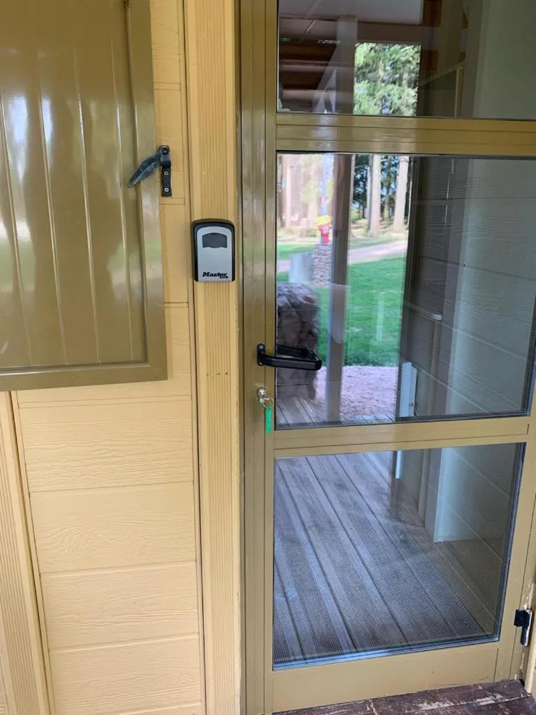 Facade/entrance in Du côté de chez Sam