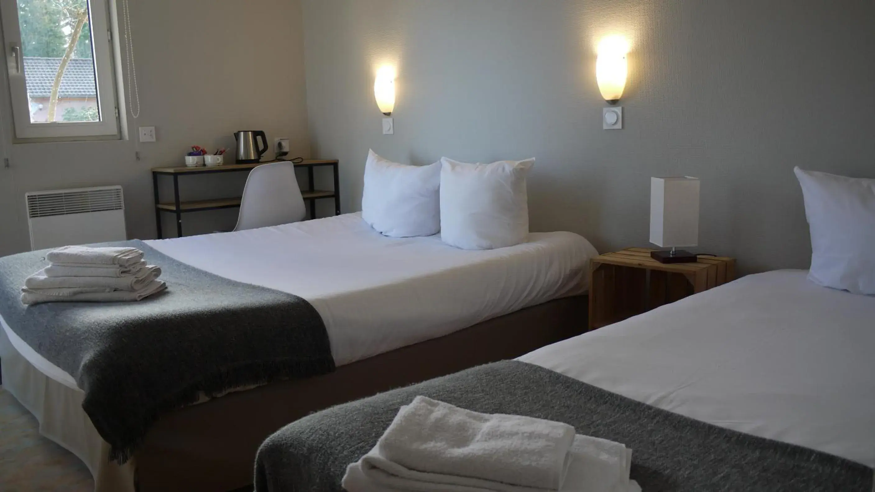 Twin Room in Du côté de chez Sam Twin Room in Du côté de chez Sam