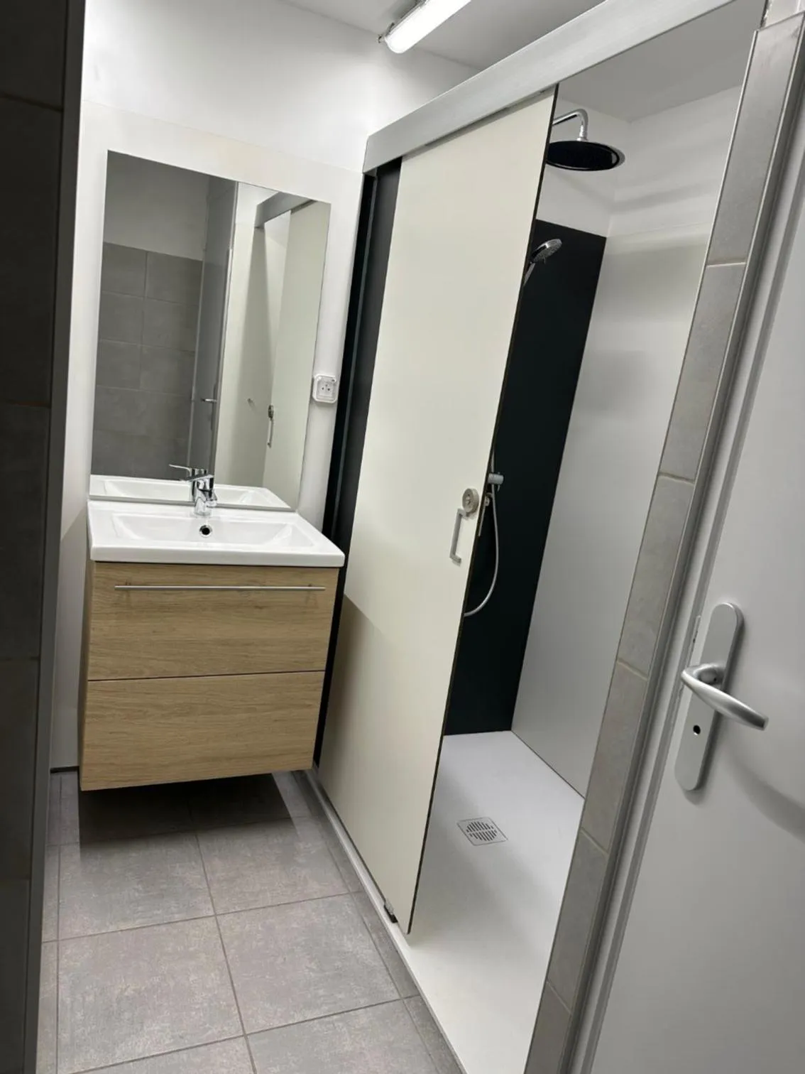 Shower in Du côté de chez Sam