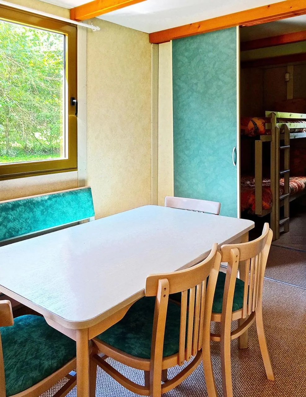 Dining area in Du côté de chez Sam