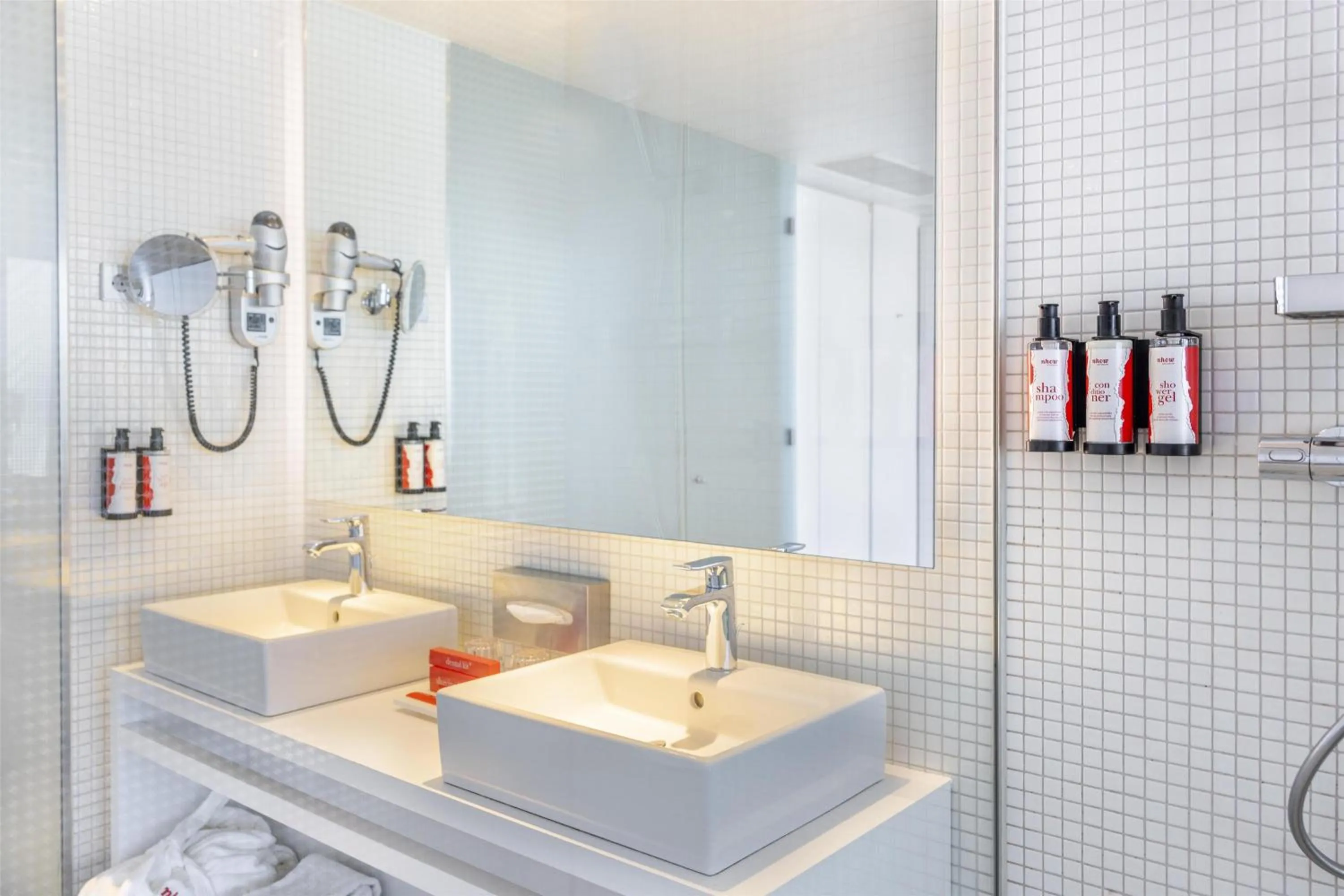 Bedroom in nhow Rotterdam