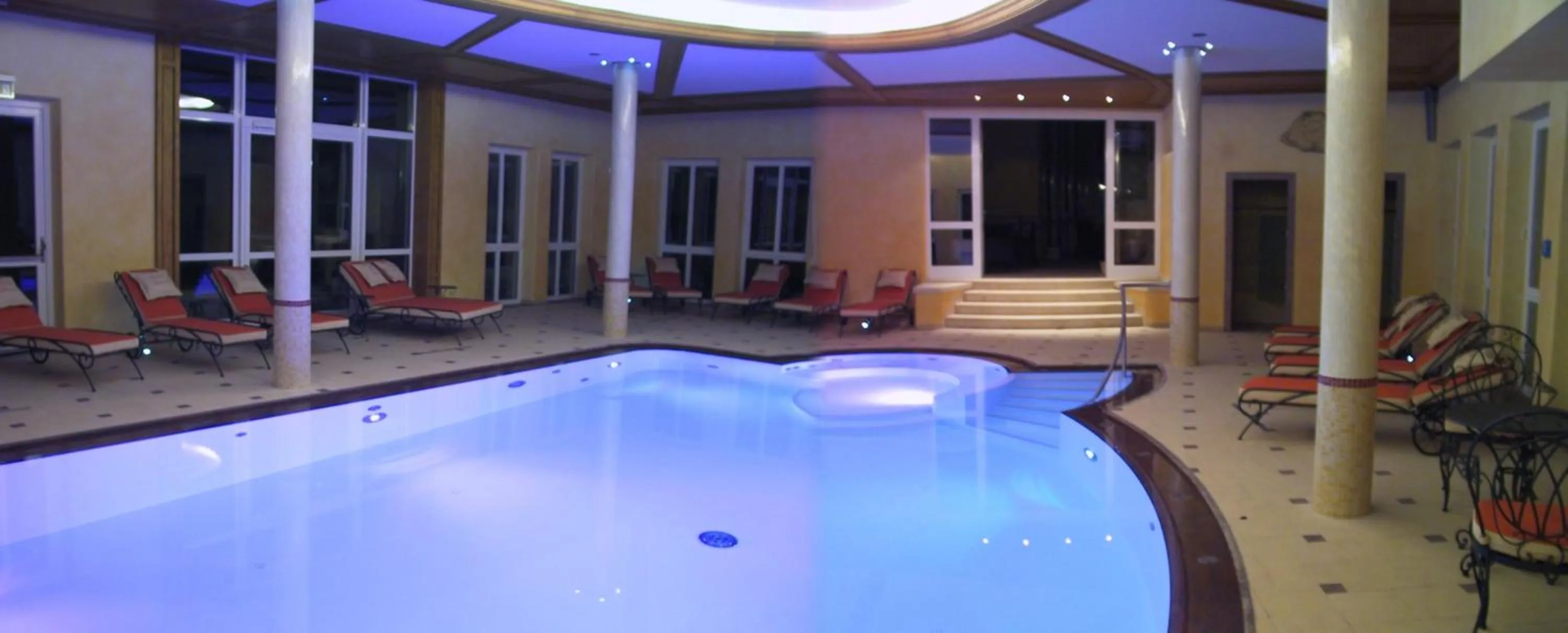 Swimming pool in Hotel Dirsch Wellness & Spa Resort