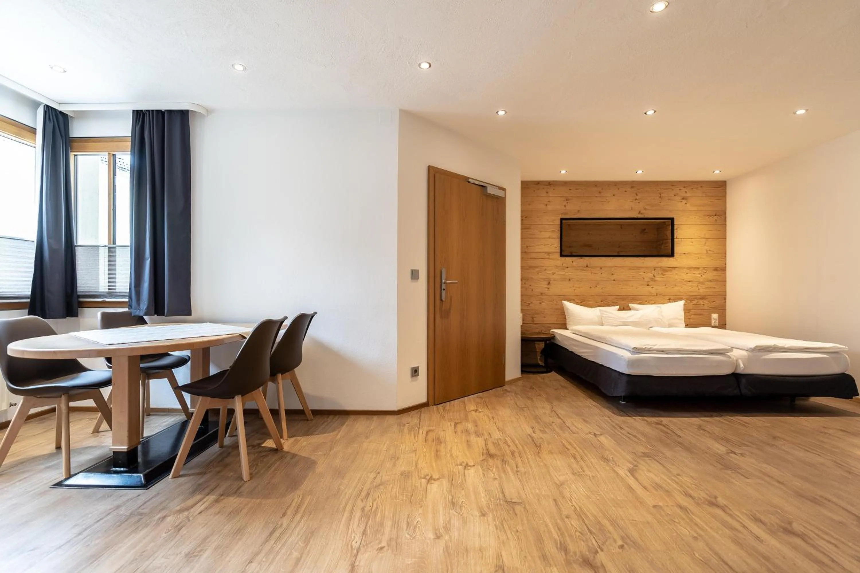 Living room, Bed in Hotel Dirsch Wellness & Spa Resort