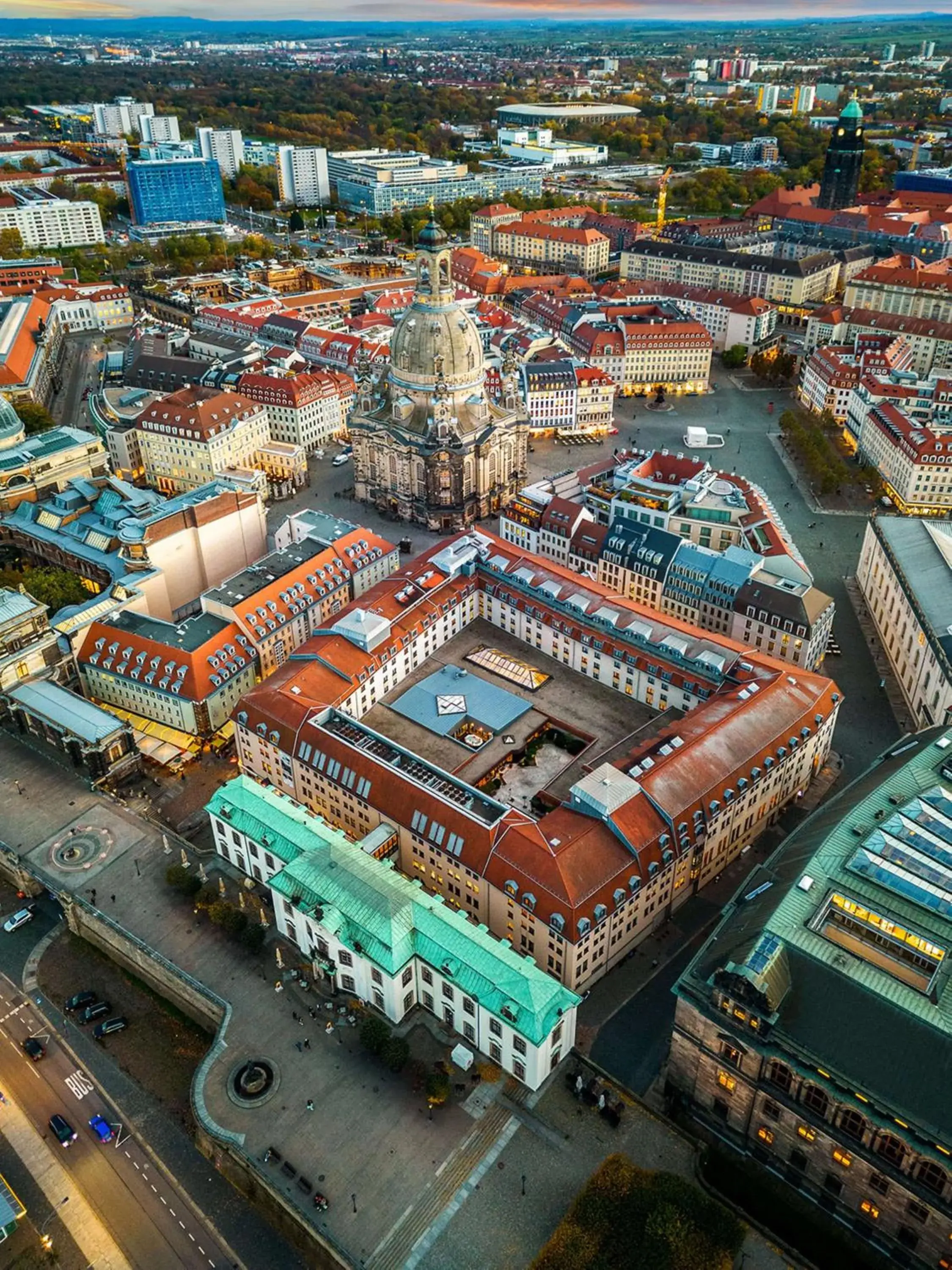 Property building in Hilton Dresden an der Frauenkirche Property building in Hilton Dresden an der Frauenkirche