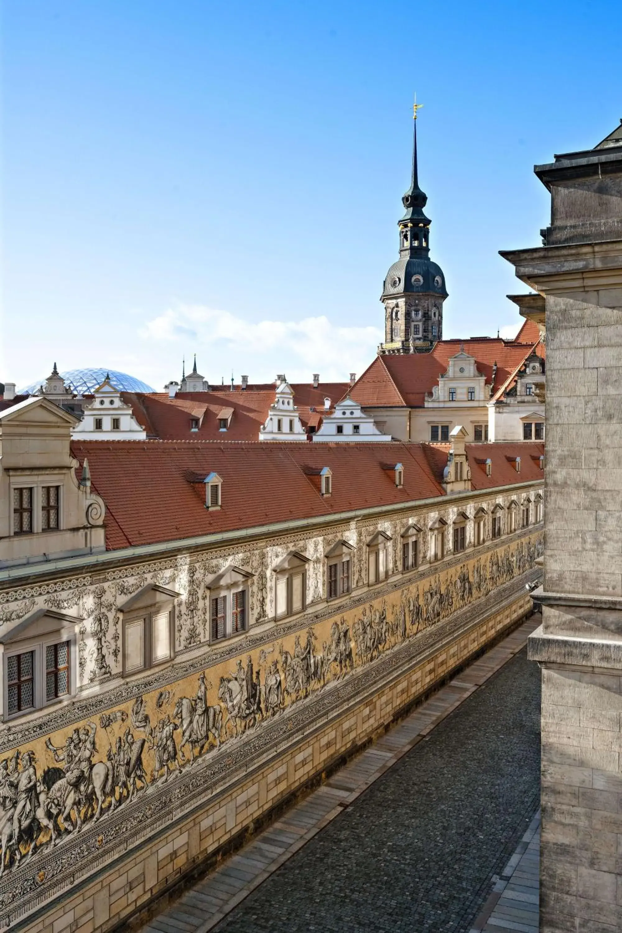 View (from property/room) in Hilton Dresden an der Frauenkirche View (from property/room) in Hilton Dresden an der Frauenkirche