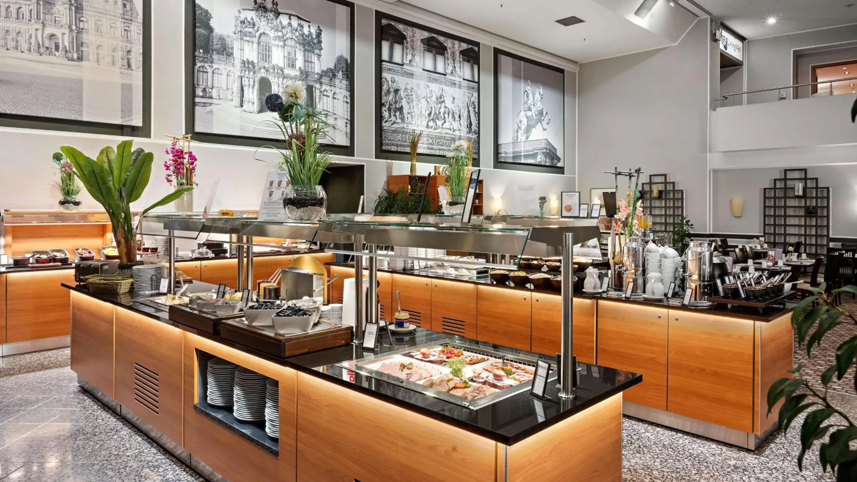 Breakfast in Hilton Dresden an der Frauenkirche Breakfast in Hilton Dresden an der Frauenkirche