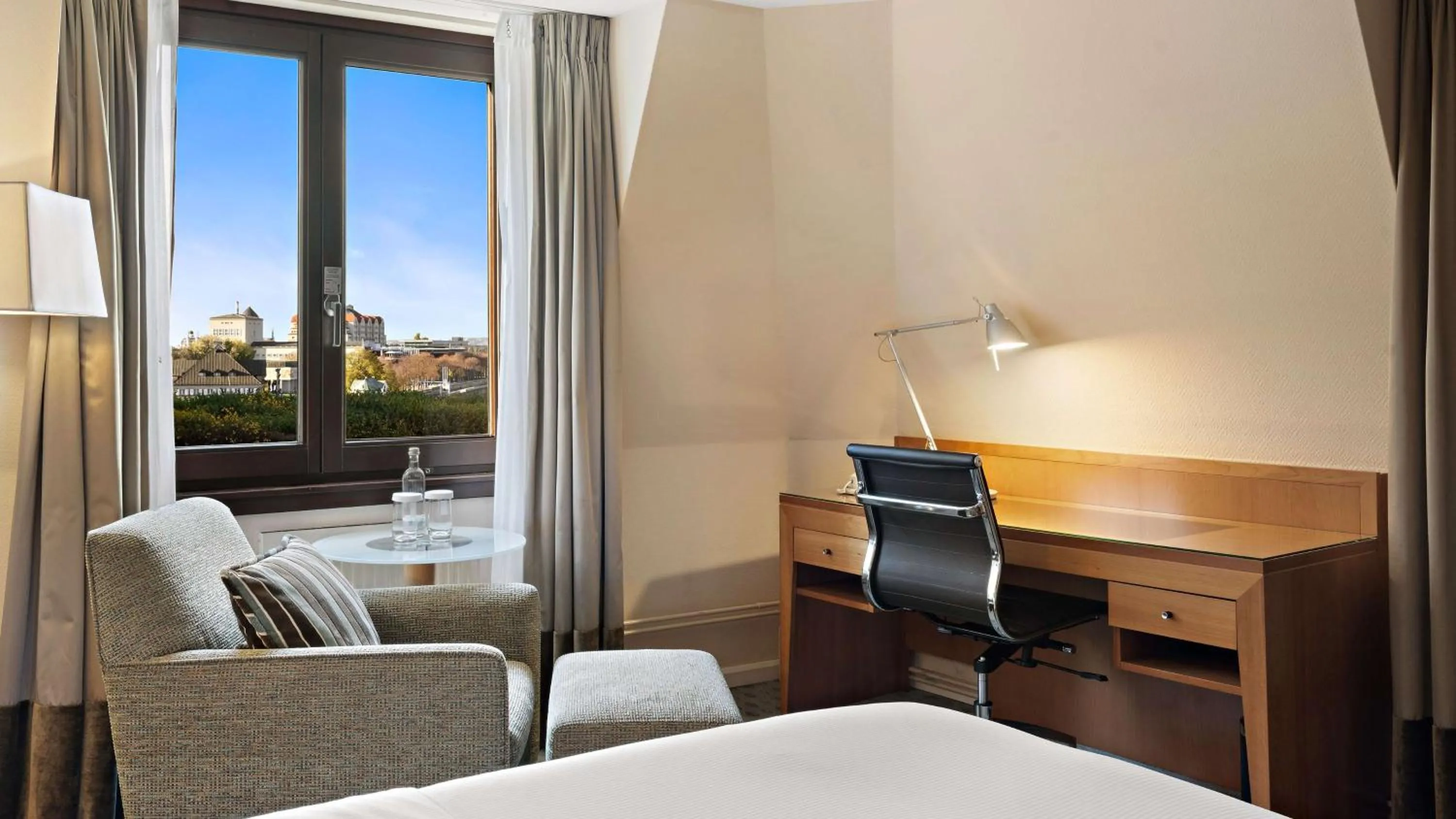 Bedroom, Bed in Hilton Dresden an der Frauenkirche