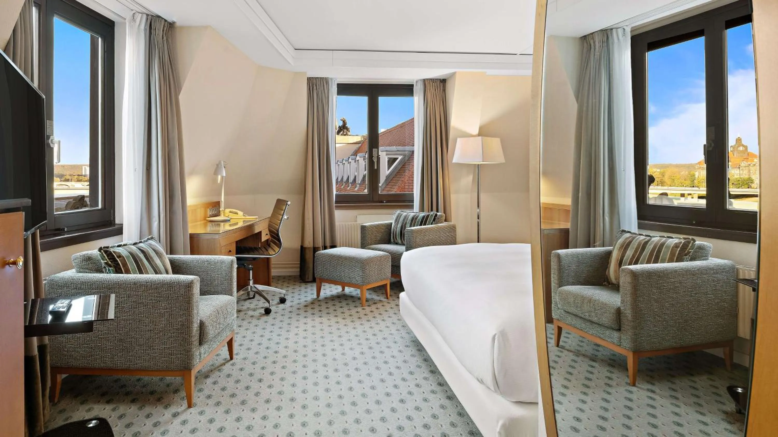 Living room in Hilton Dresden an der Frauenkirche