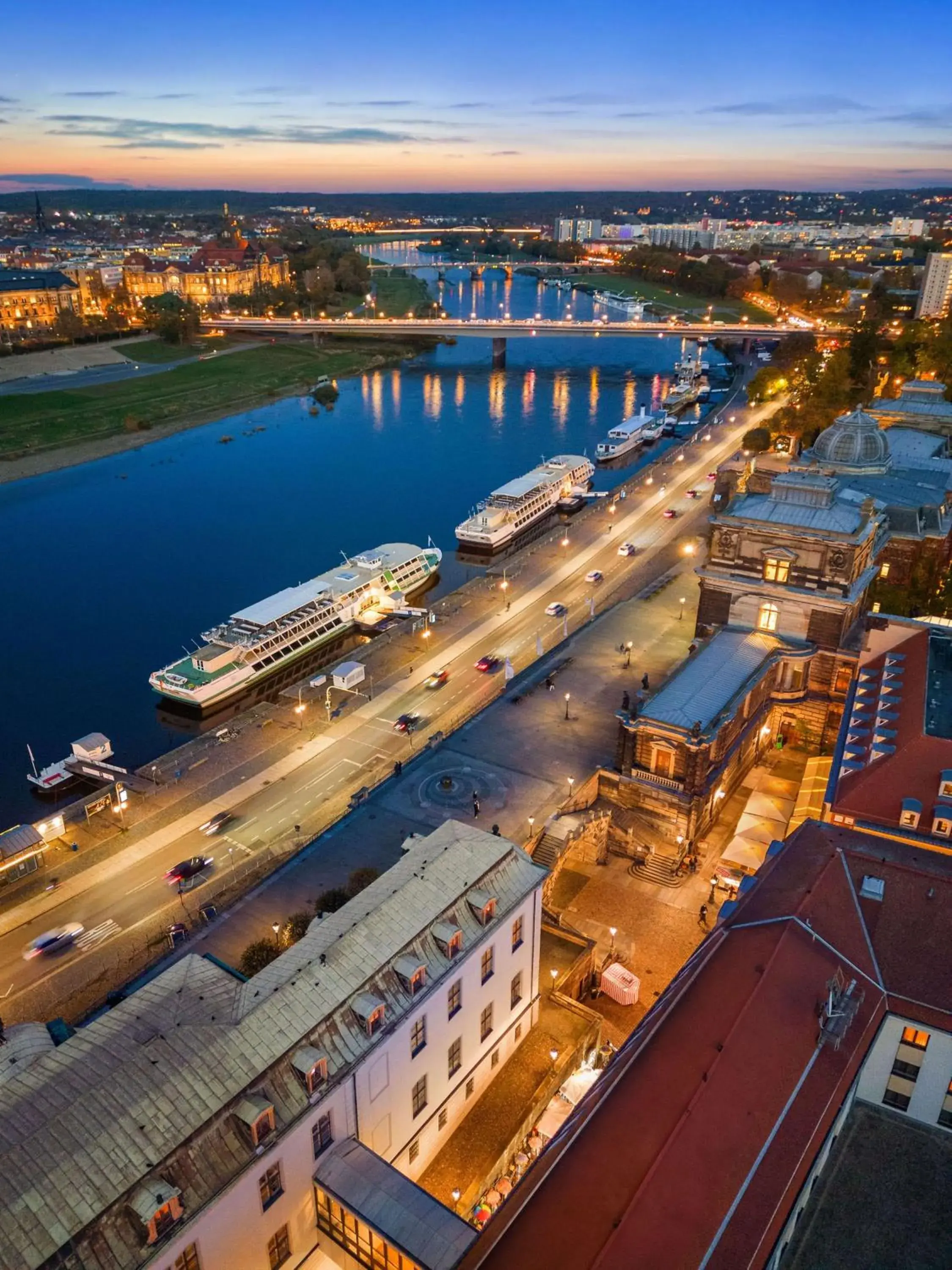 Property building in Hilton Dresden an der Frauenkirche Property building in Hilton Dresden an der Frauenkirche
