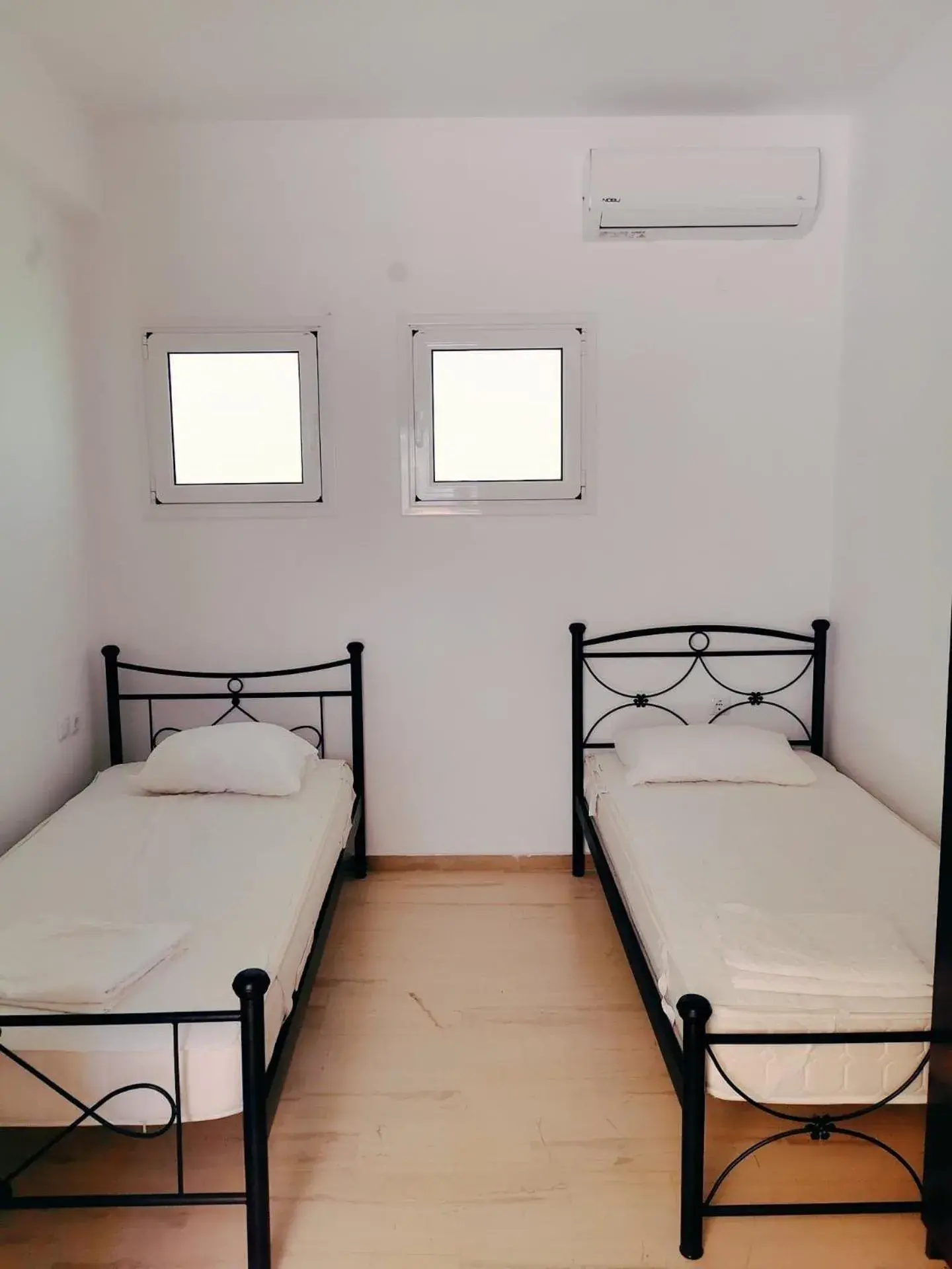 Twin Room with Private Bathroom in Camping Drepanos Twin Room with Private Bathroom in Camping Drepanos