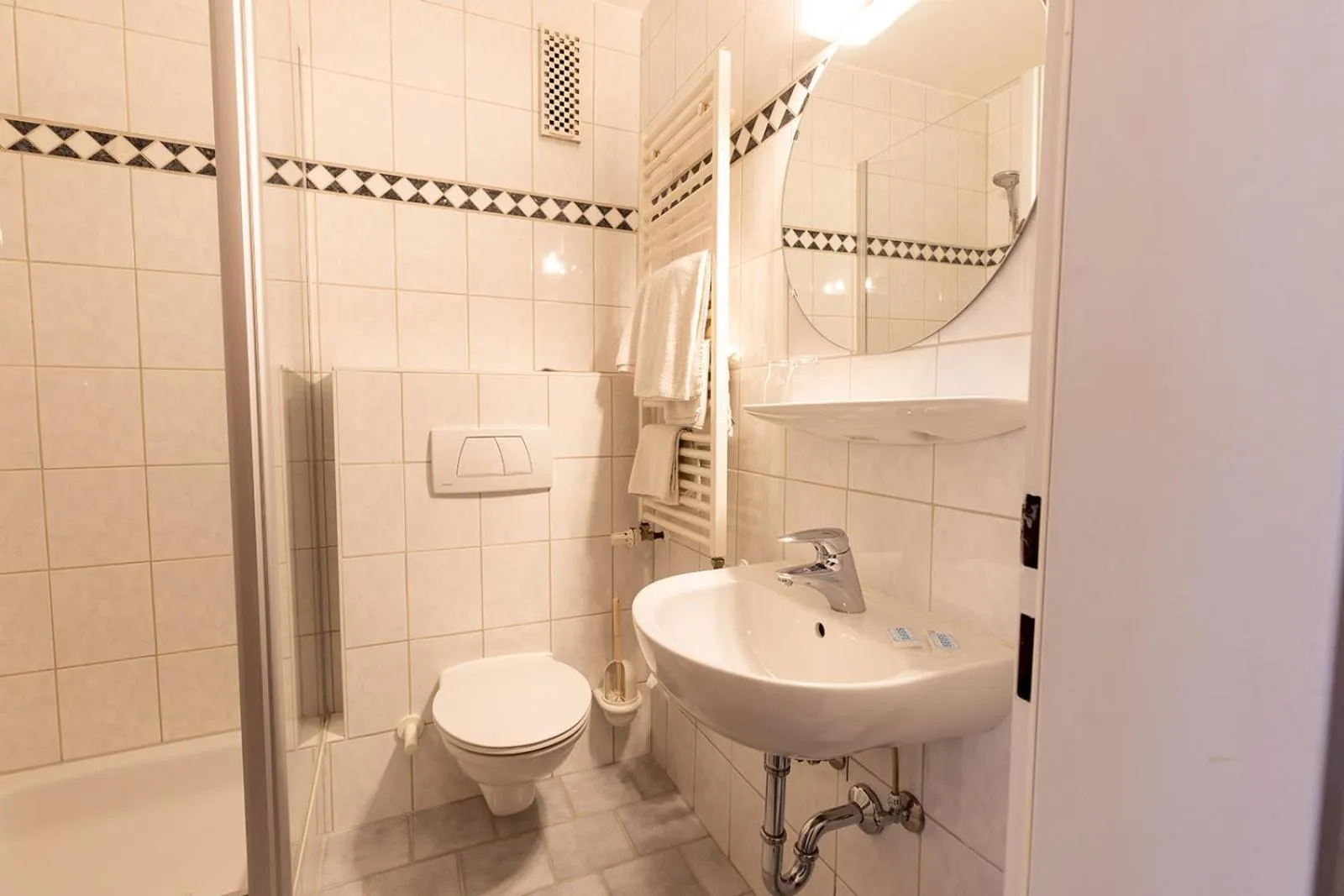 Shower in Hotel Alpenhof