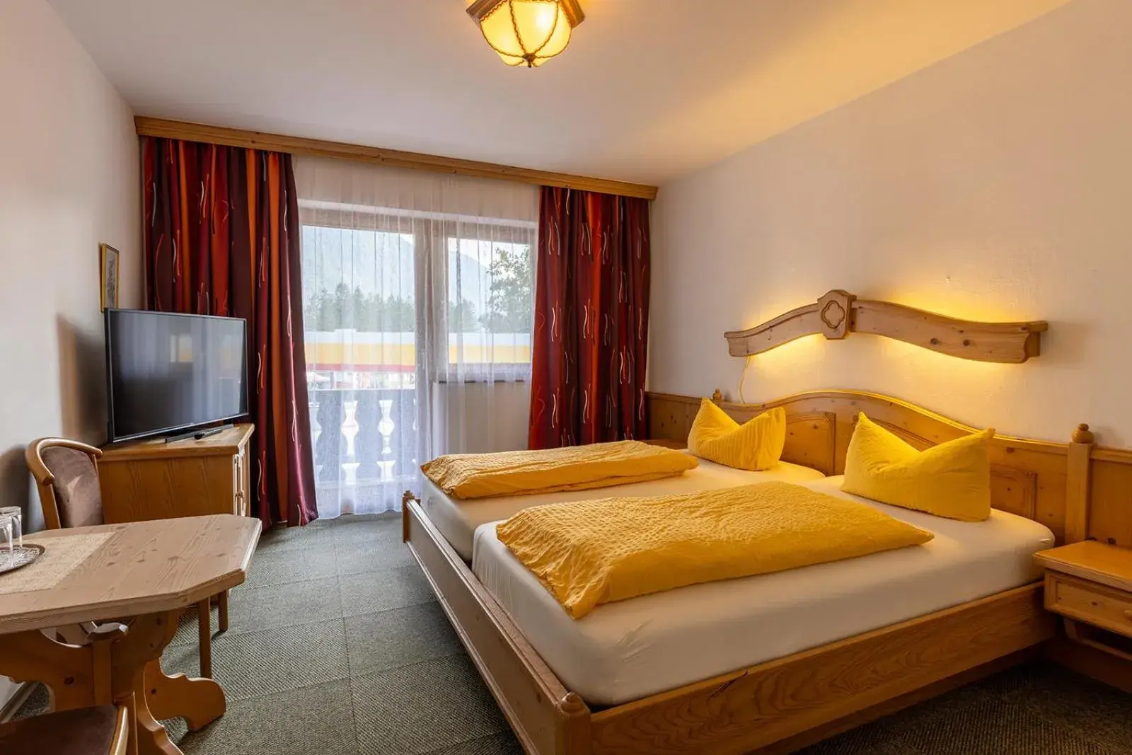 Double Room - single occupancy in Hotel Alpenhof Double Room - single occupancy in Hotel Alpenhof