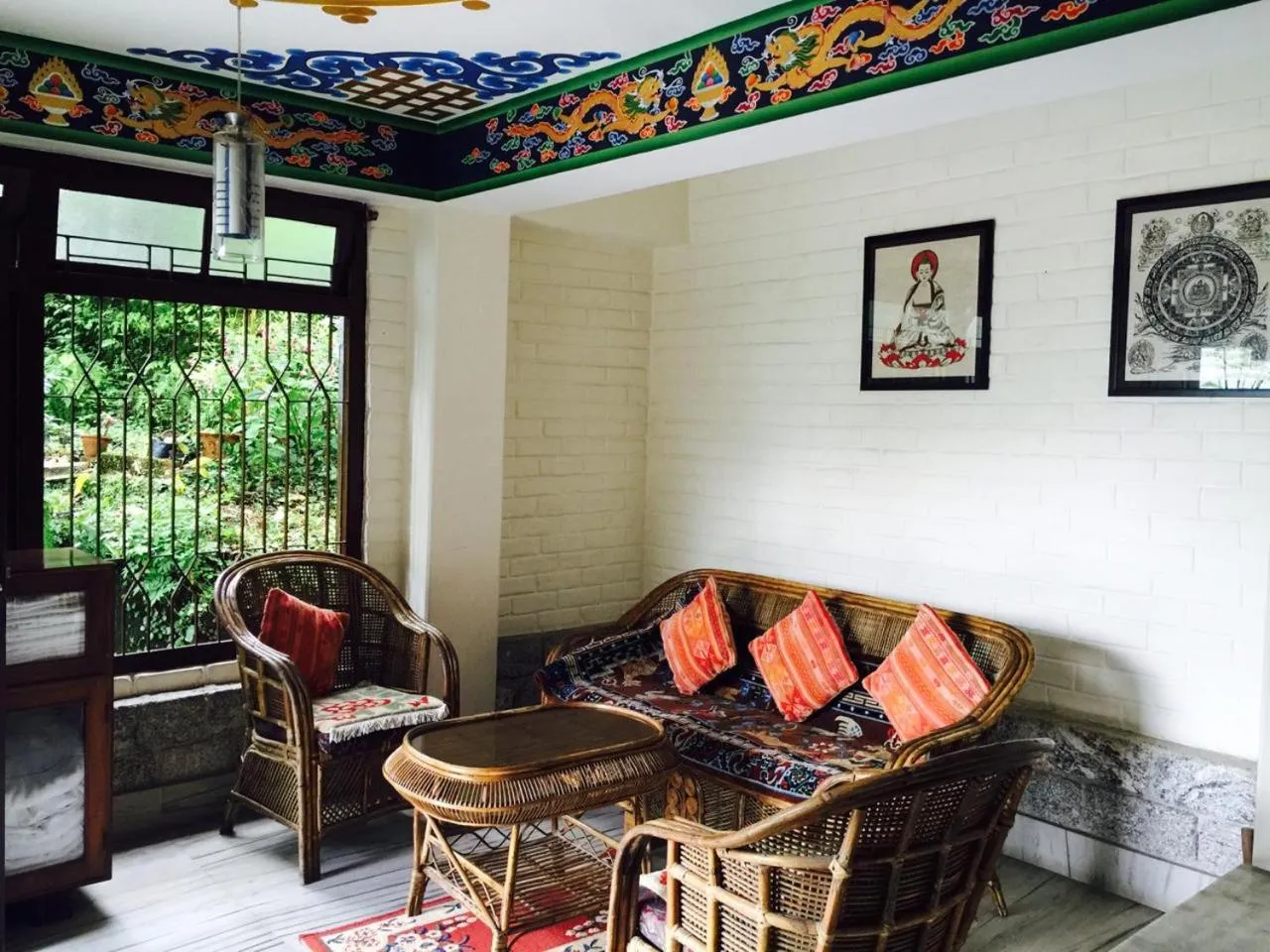 Seating area in Vamoose Pegs