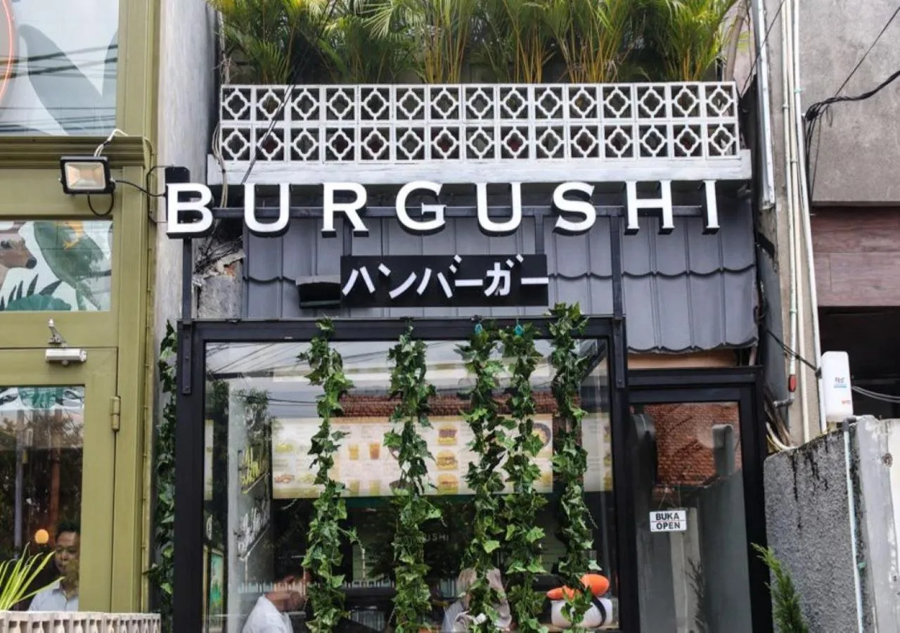 Restaurant/places to eat in Susilo Residence 10