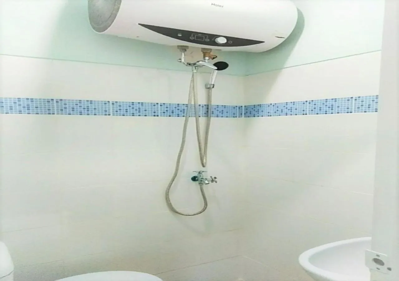 Shower in Susilo Residence 10