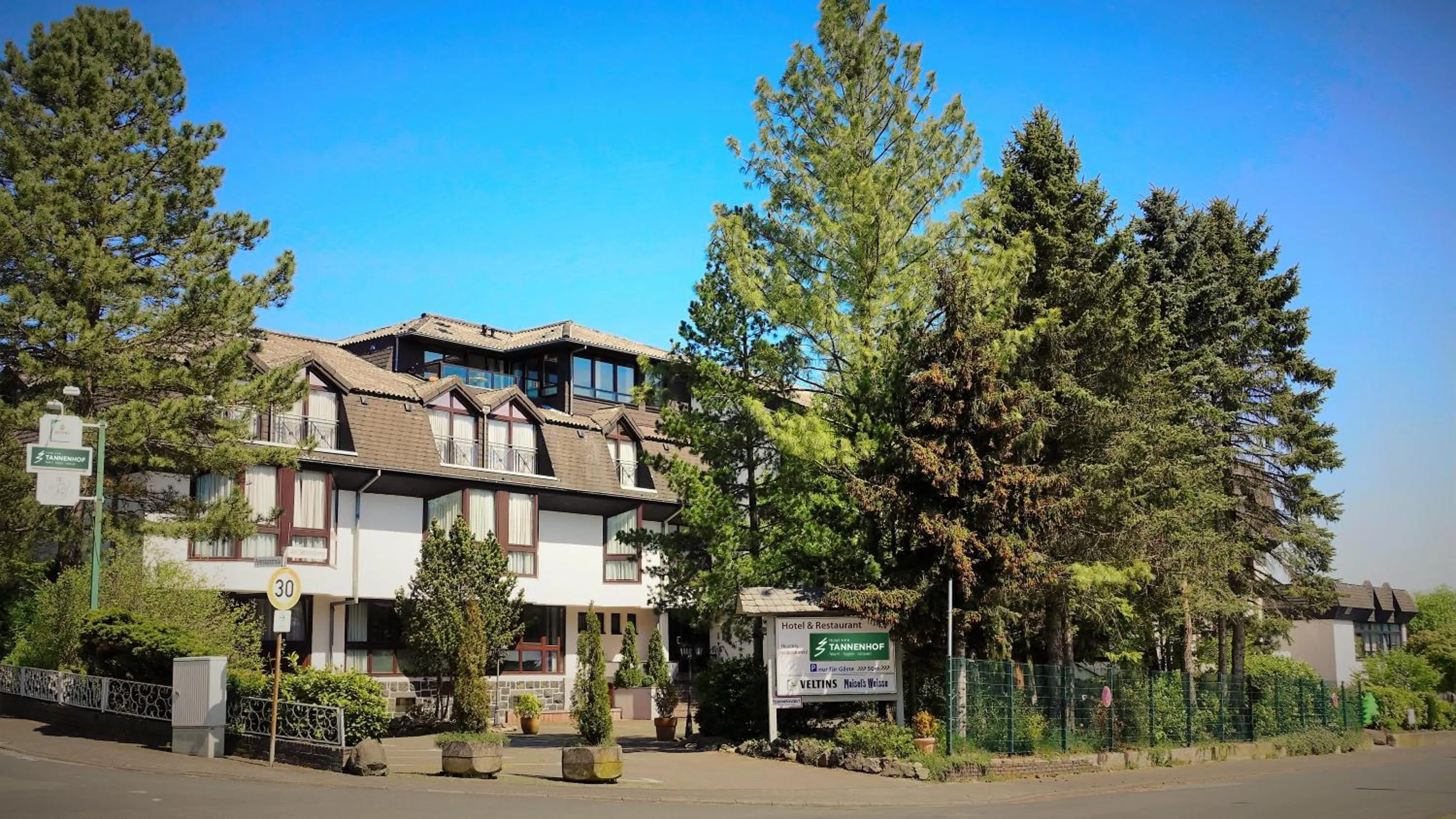 Property building in Hotel Tannenhof Haiger