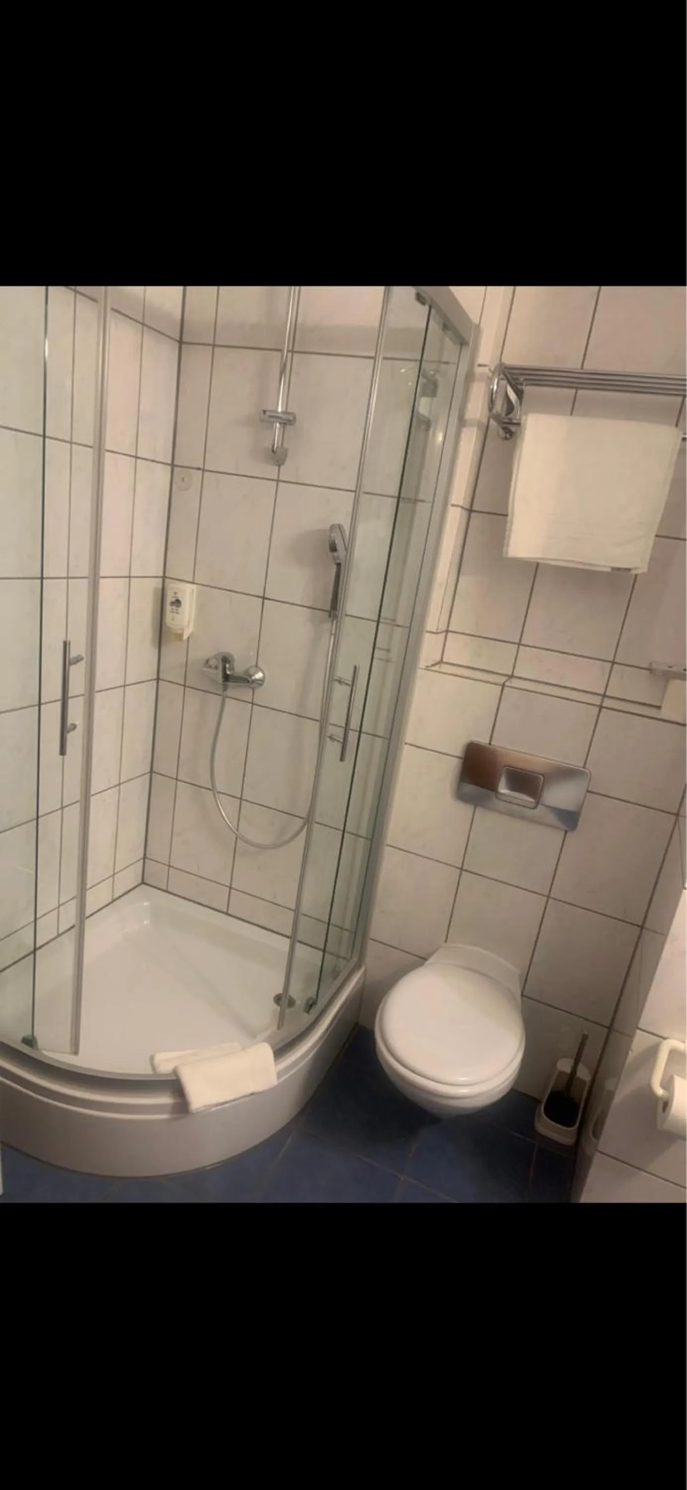 Bathroom in Hotel Tannenhof Haiger