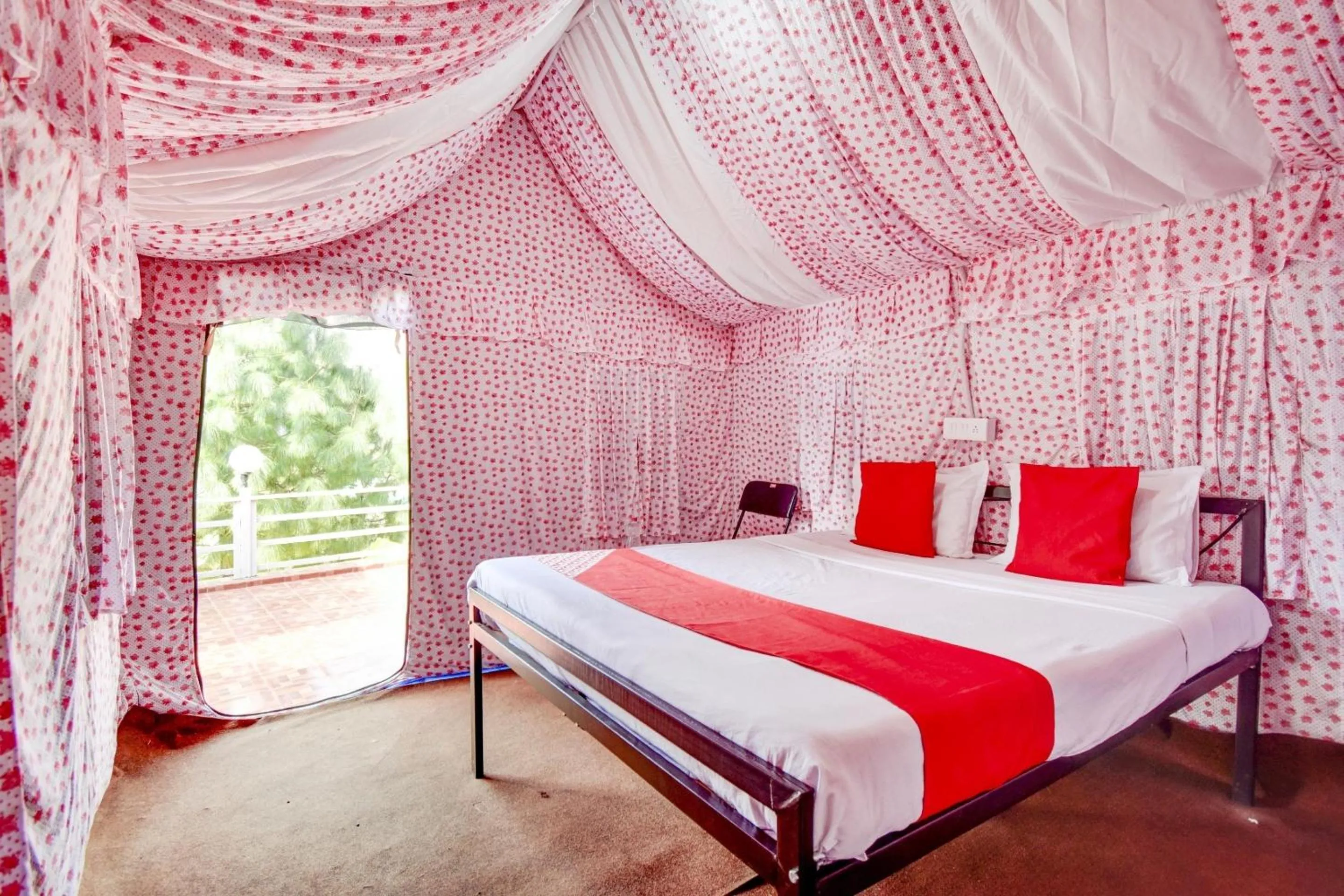 Bedroom, Bed in Hotel O by OYO Pine Tree