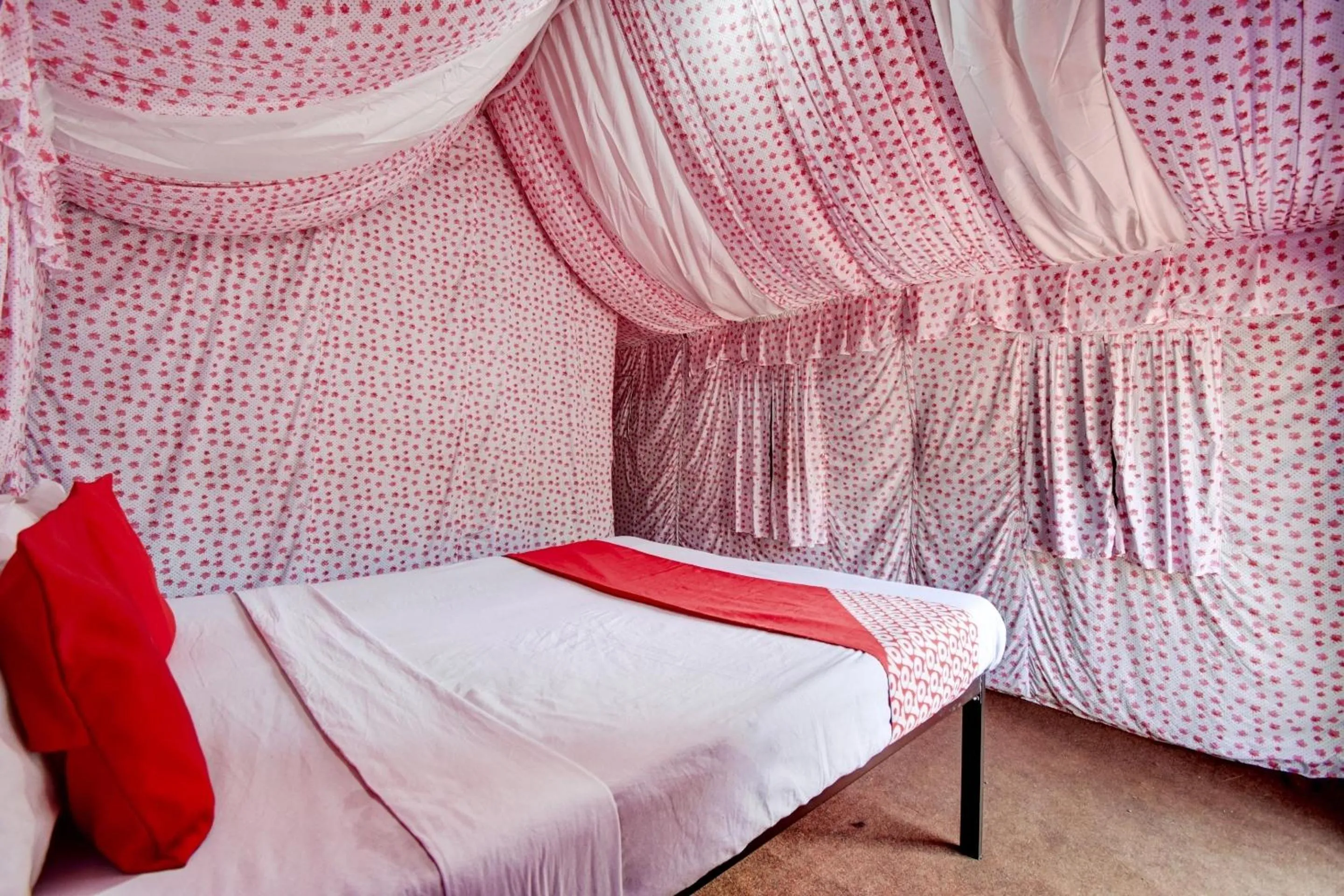 Bedroom, Bed in Hotel O by OYO Pine Tree