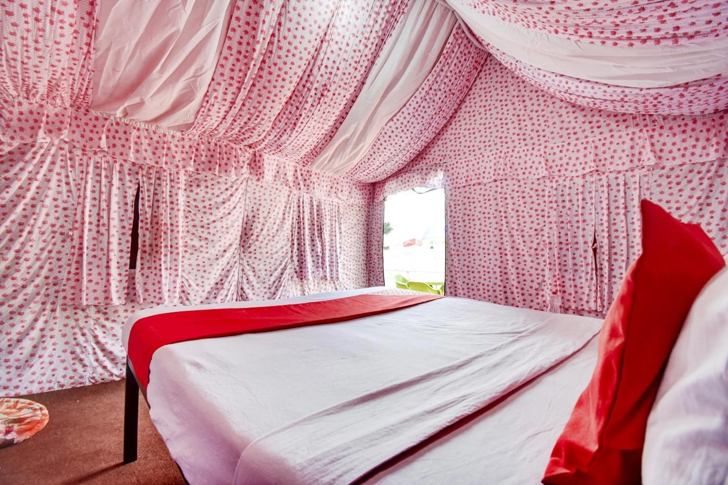 Bedroom, Bed in Hotel O by OYO Pine Tree