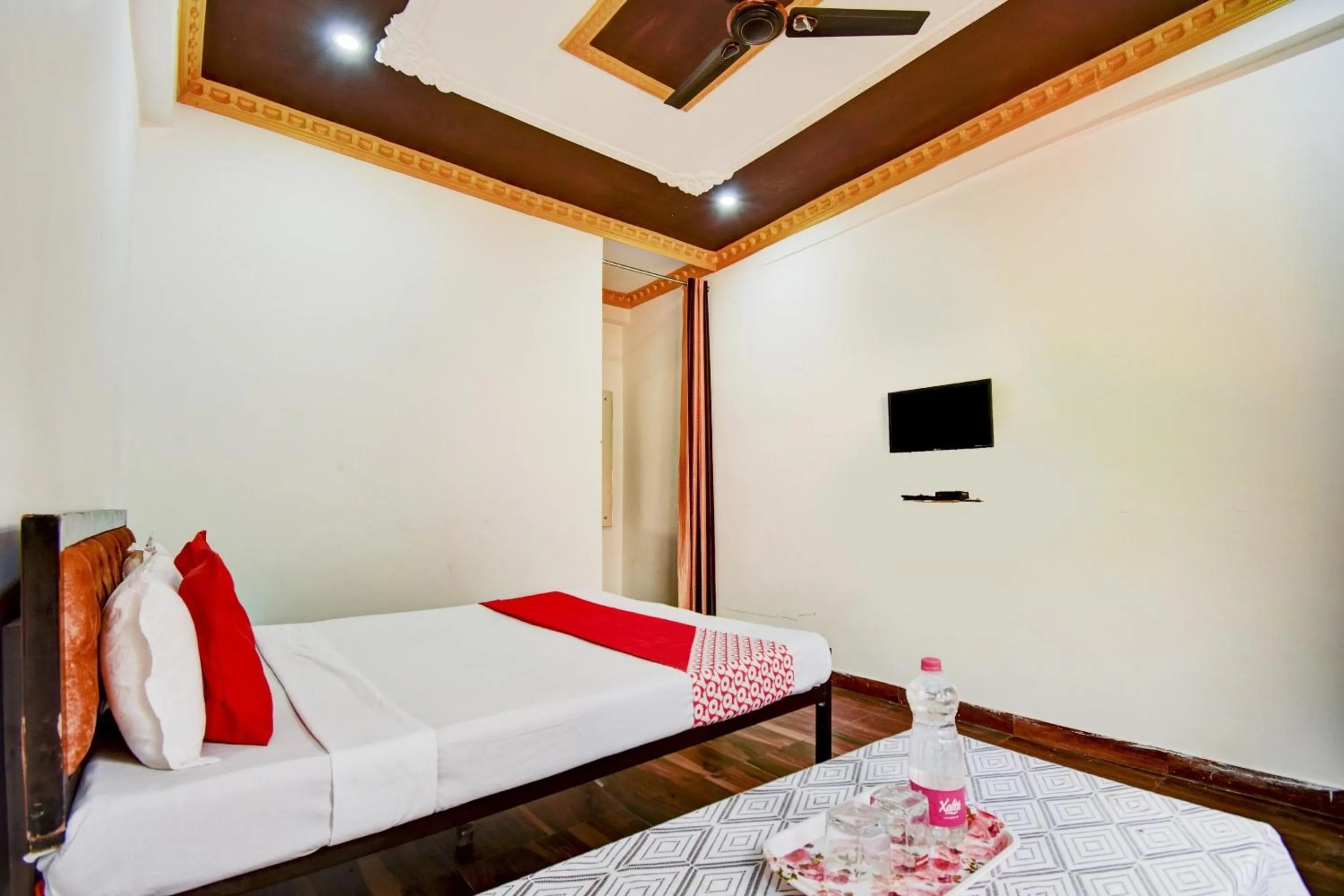 Bedroom, Bed in Hotel O by OYO Pine Tree