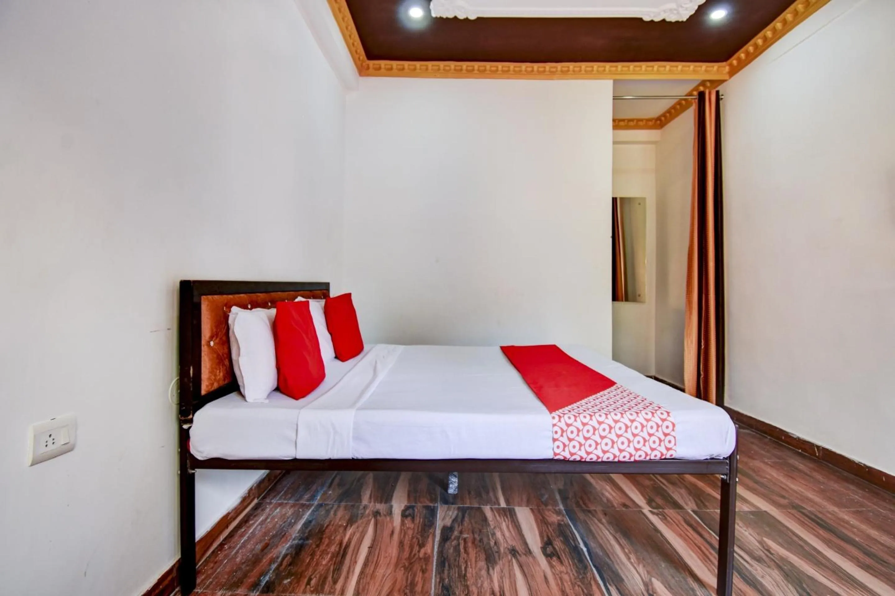 Bedroom in Hotel O by OYO Pine Tree