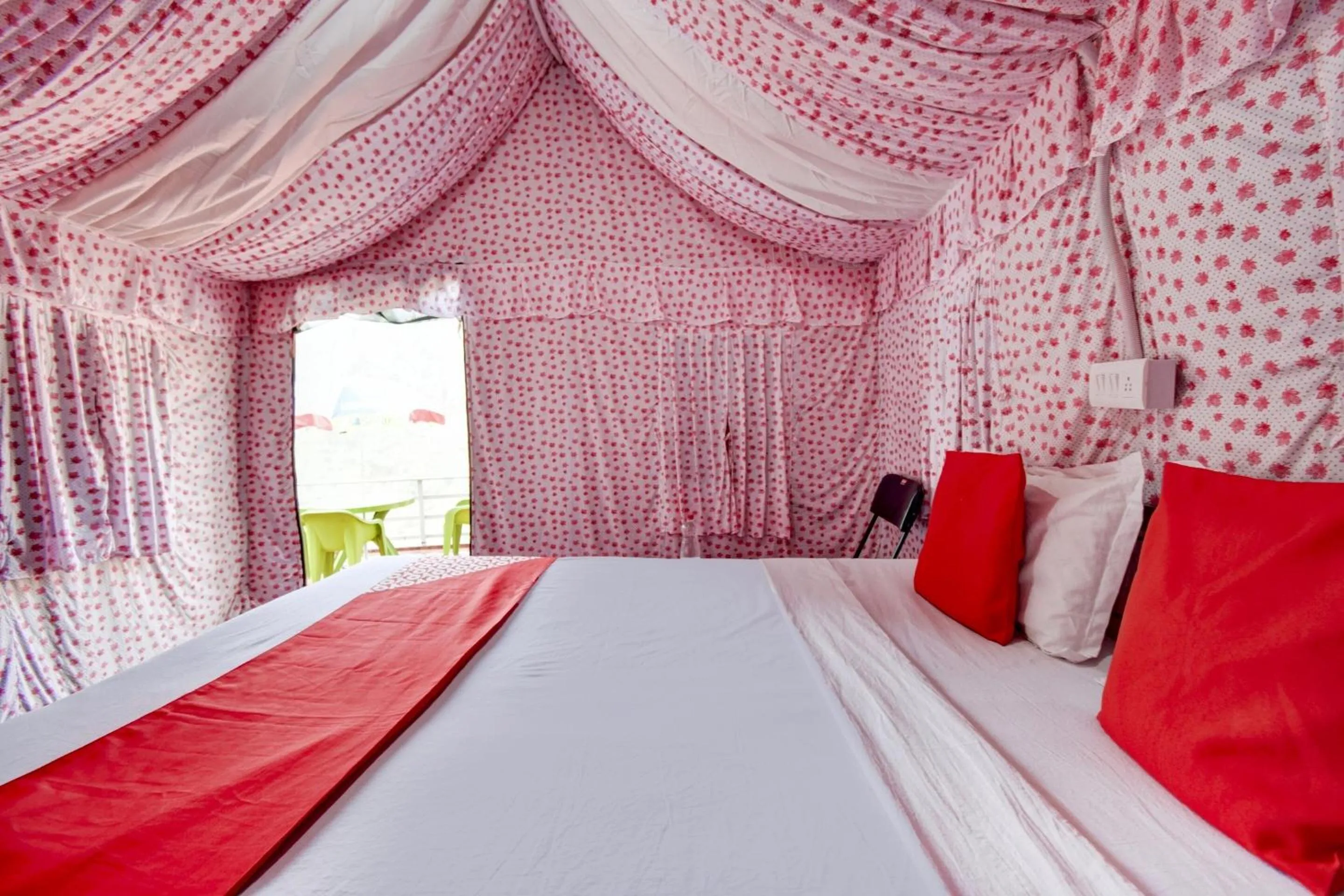 Bedroom in Hotel O by OYO Pine Tree