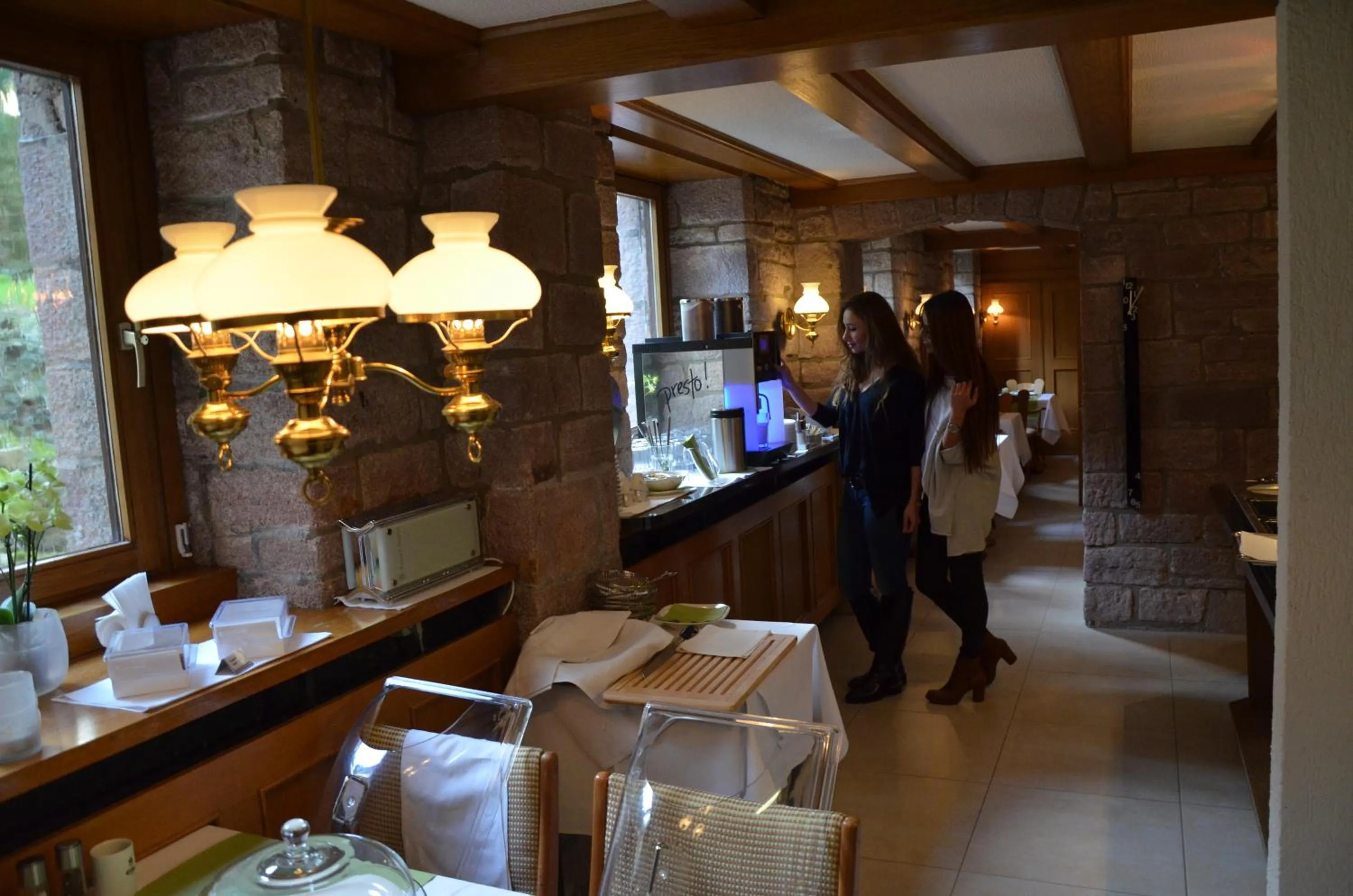 Restaurant/places to eat in Hotel Etol - Superior