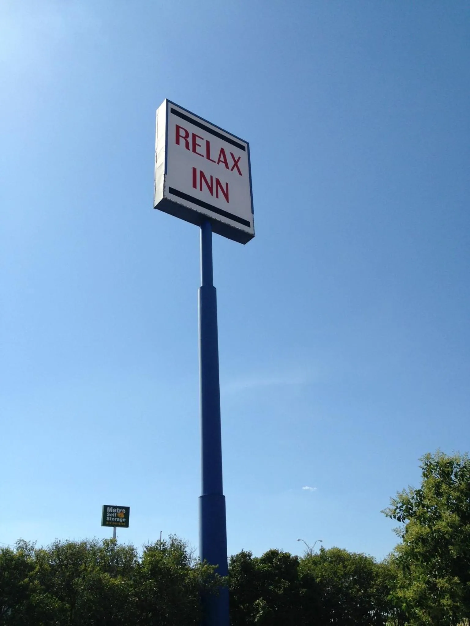 Logo/Certificate/Sign in Relax Inn Forth Worth