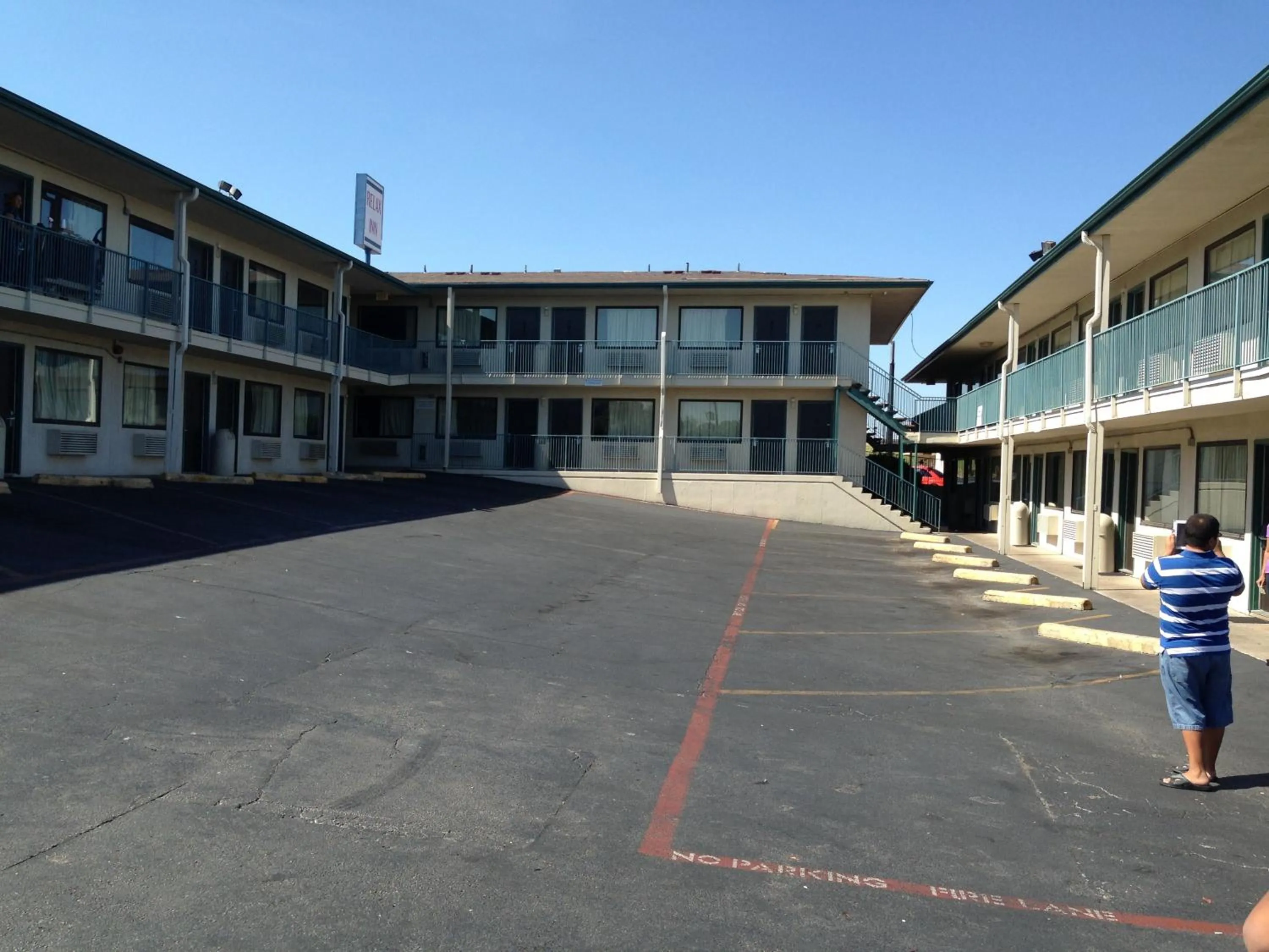 Facade/entrance in Relax Inn Forth Worth