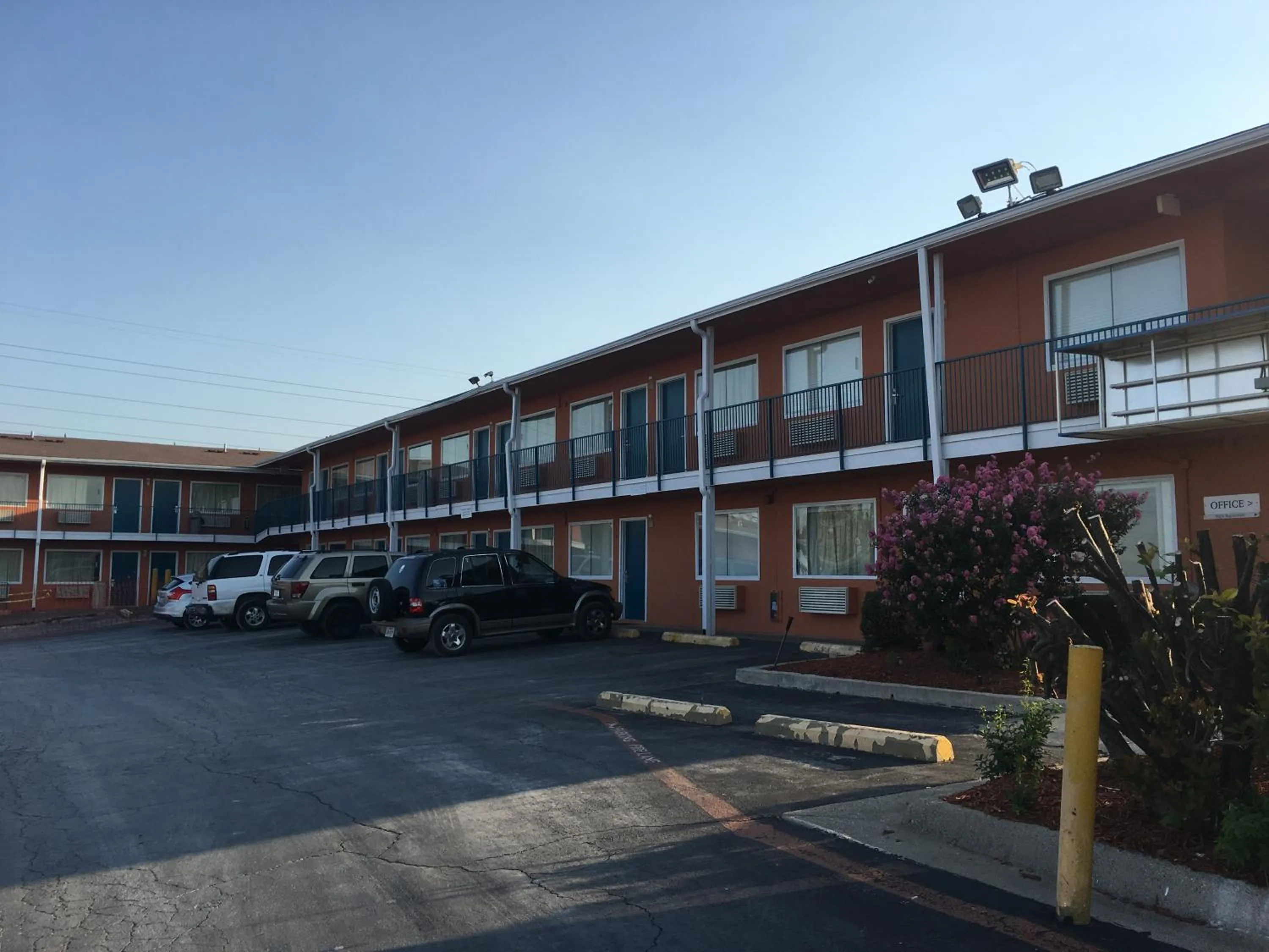 Property building in Relax Inn Forth Worth