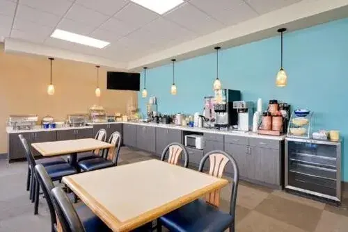 Buffet breakfast in Brookings Inn Buffet breakfast in Brookings Inn