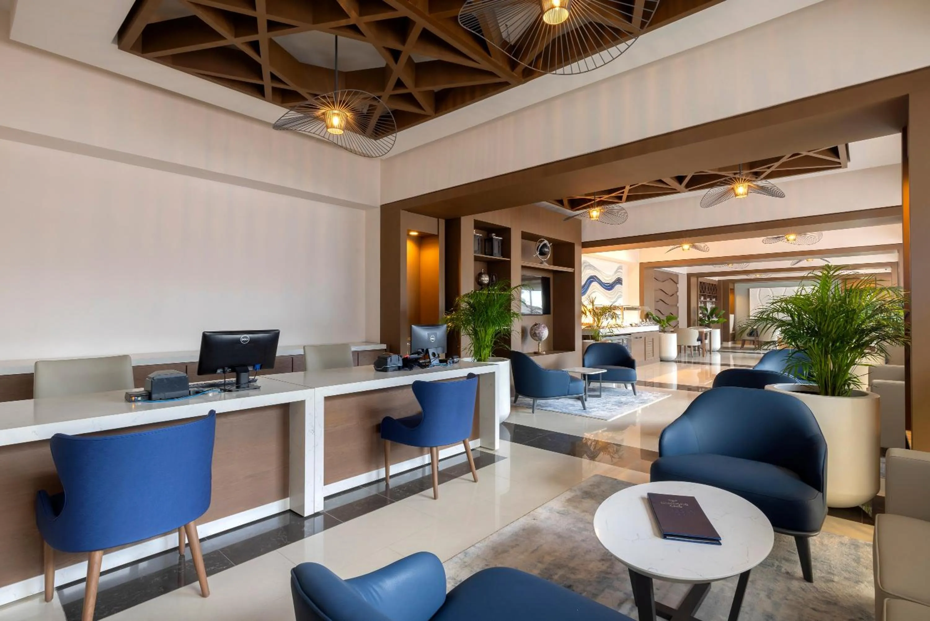Lounge or bar in Royalton Hideaway Blue Waters, An Autograph Collection All-Inclusive Resort - Adults Only