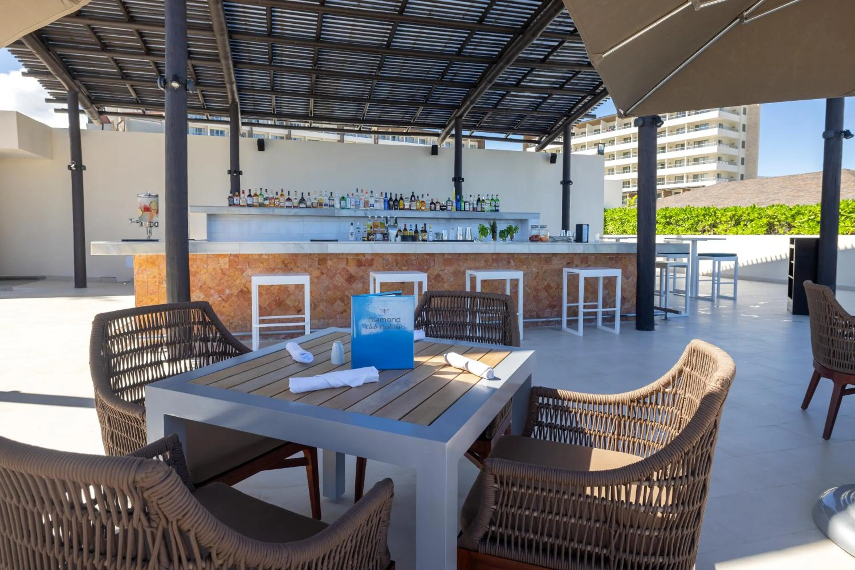 Lounge or bar in Royalton Hideaway Blue Waters, An Autograph Collection All-Inclusive Resort - Adults Only