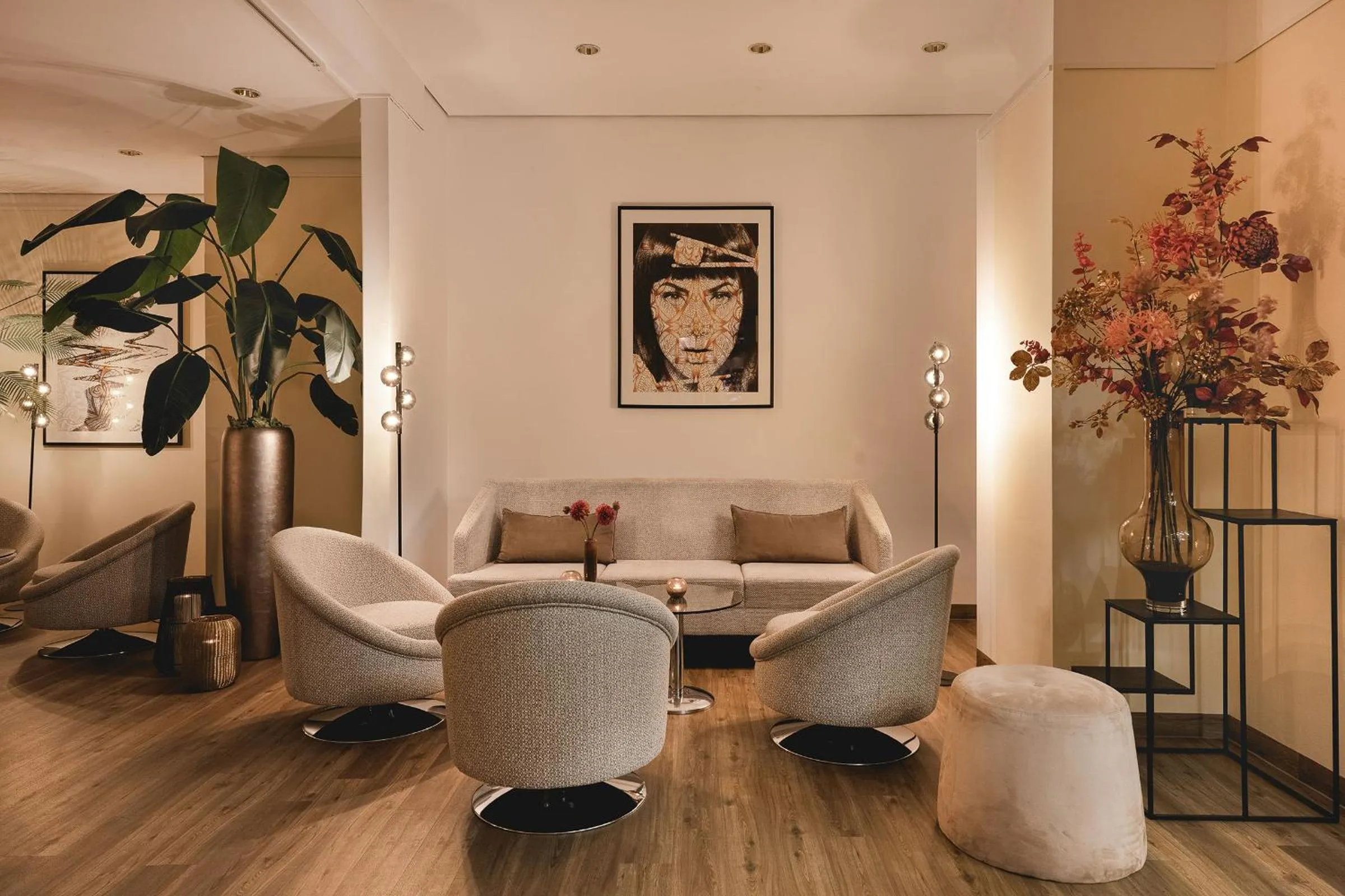 Lounge or bar in Leonardo Hotel Weimar