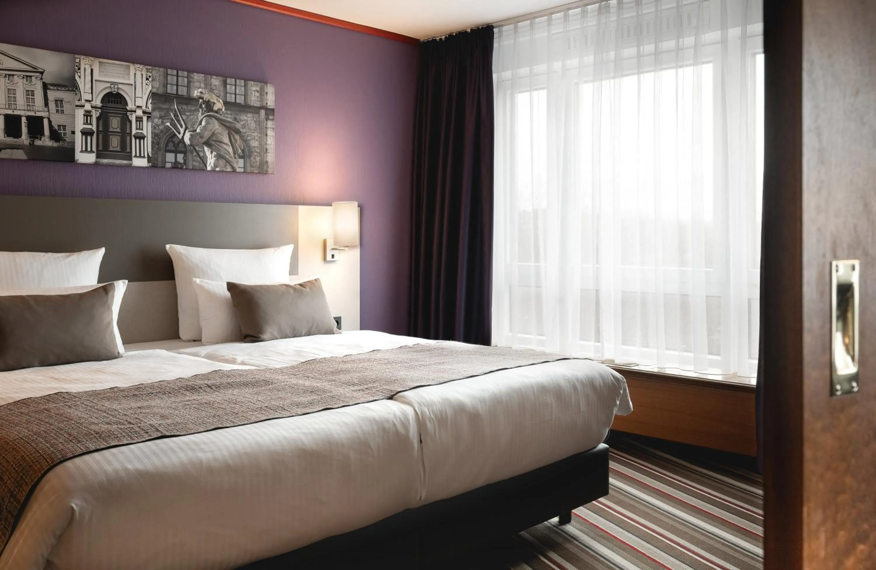 Photo of the whole room, Bed in Leonardo Hotel Weimar