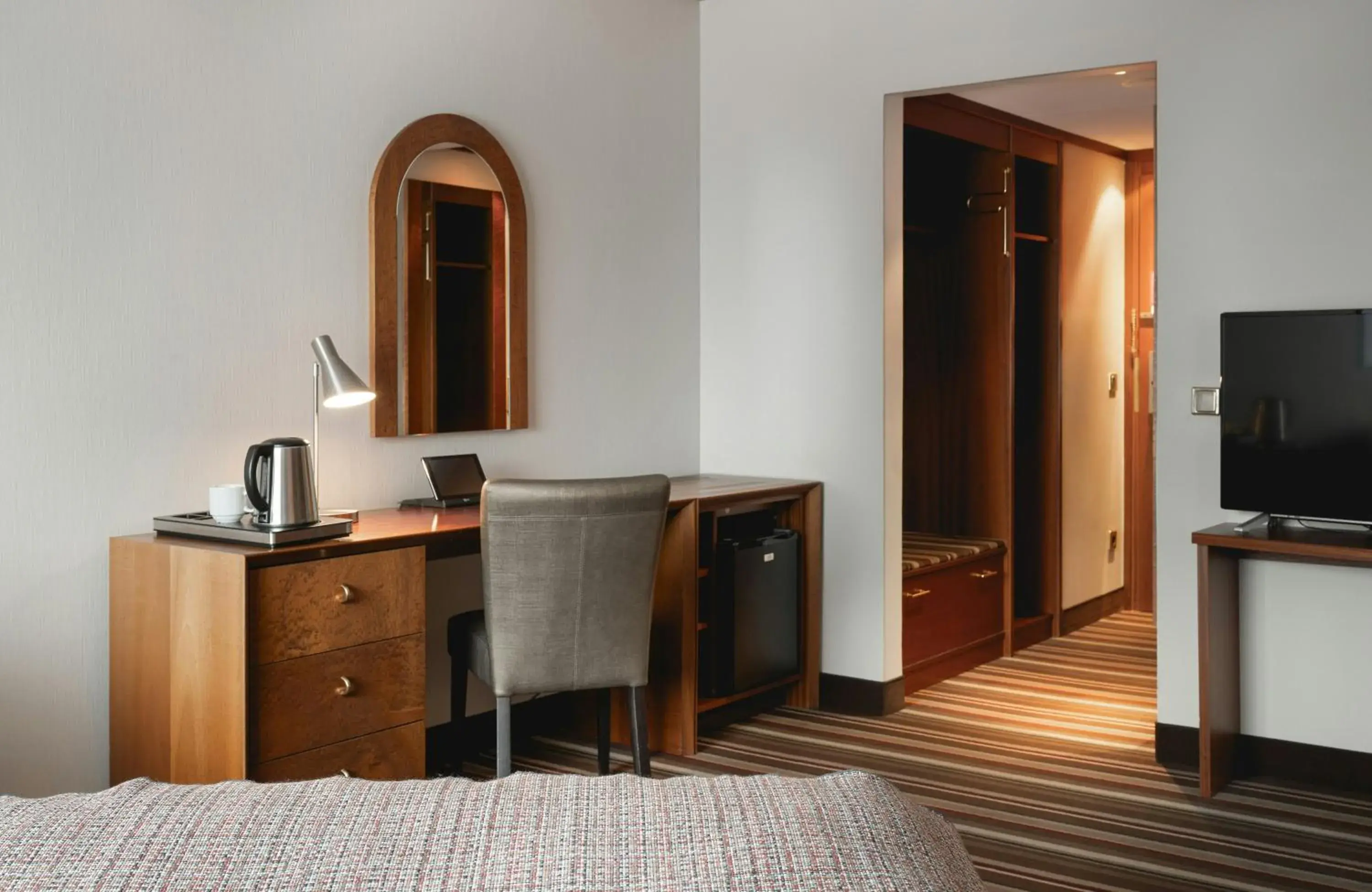 Photo of the whole room, Bed in Leonardo Hotel Weimar Photo of the whole room, Bed in Leonardo Hotel Weimar