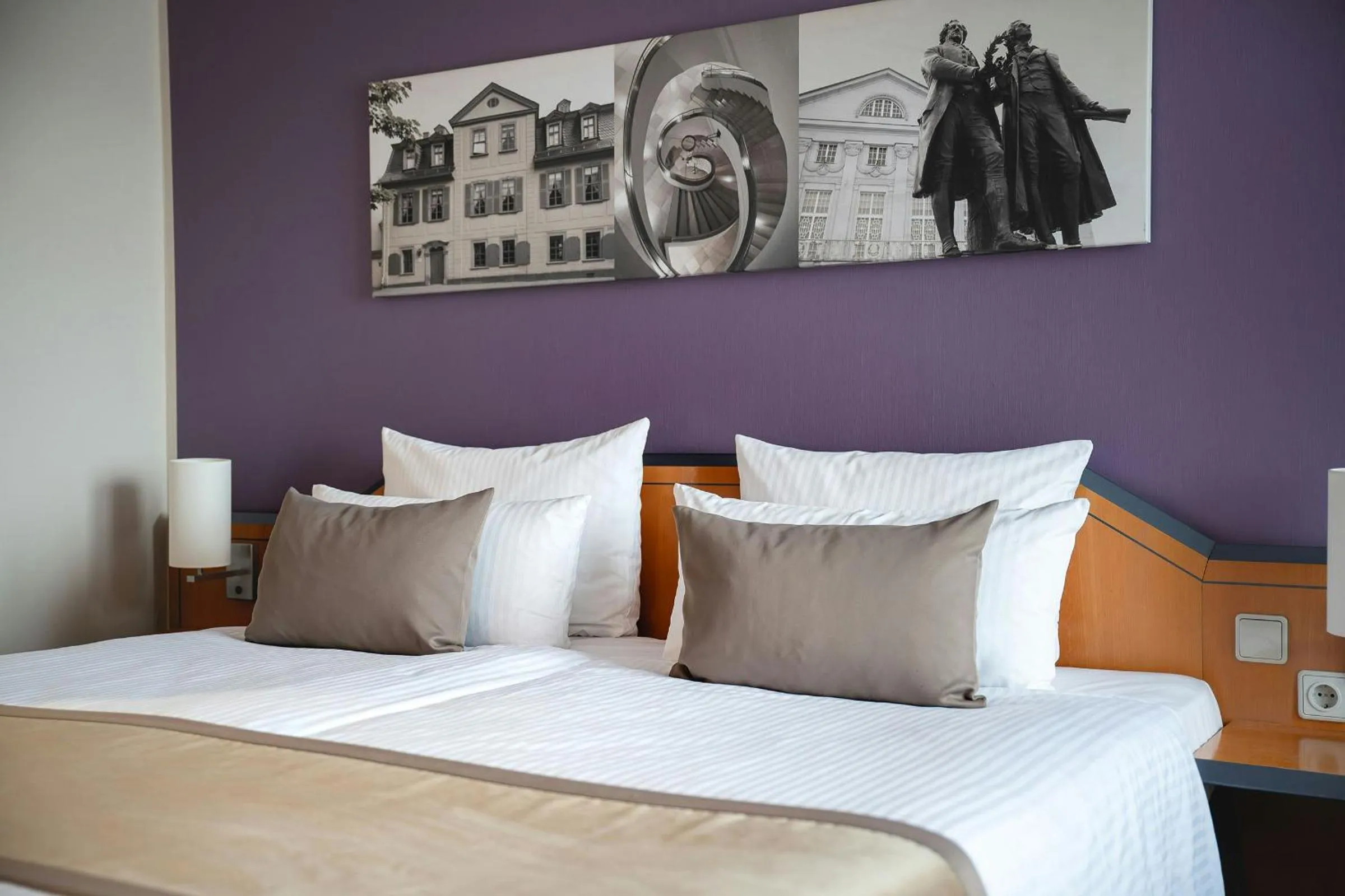Photo of the whole room, Bed in Leonardo Hotel Weimar