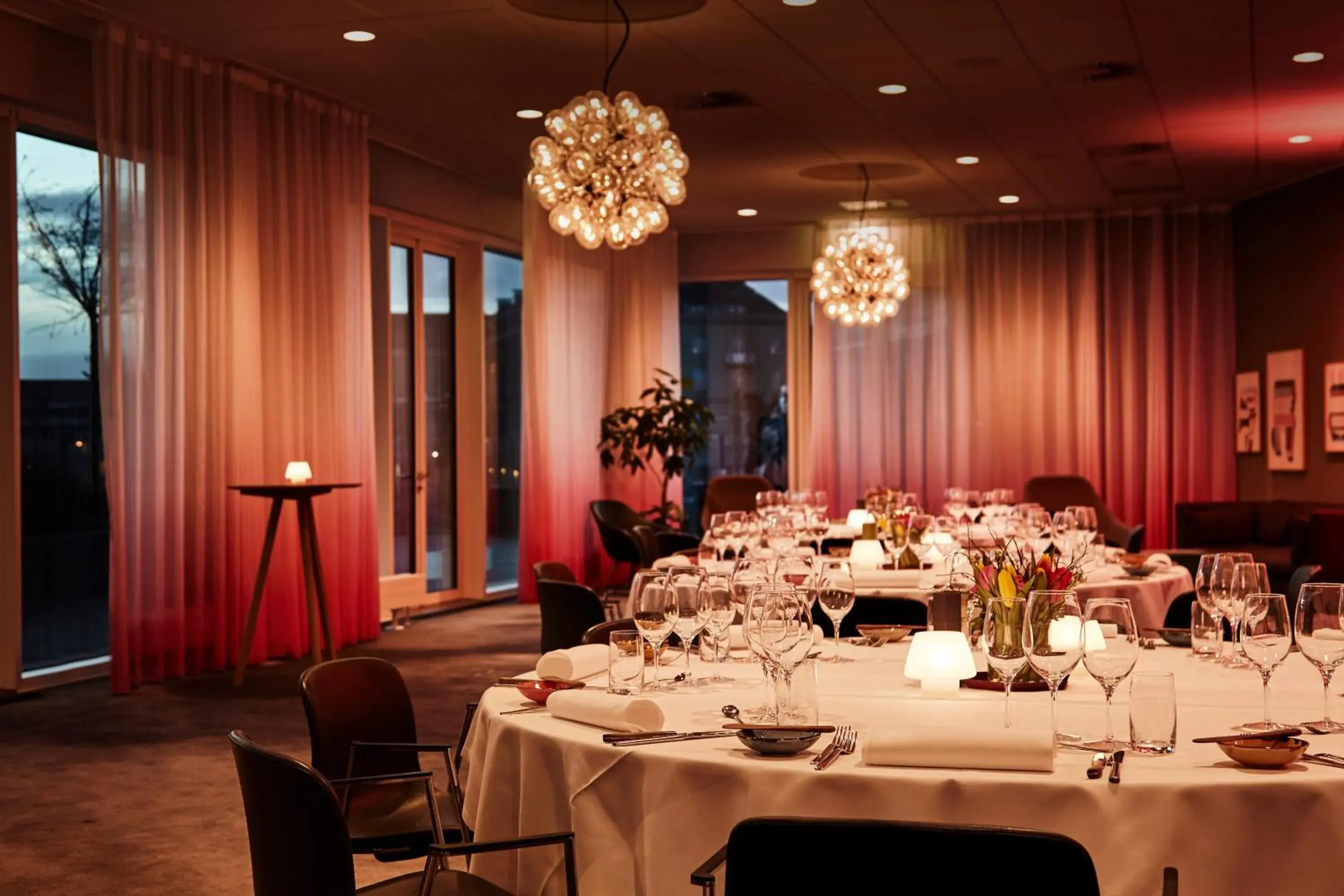 Lounge or bar in Comwell Aarhus Dolce by Wyndham Lounge or bar in Comwell Aarhus Dolce by Wyndham