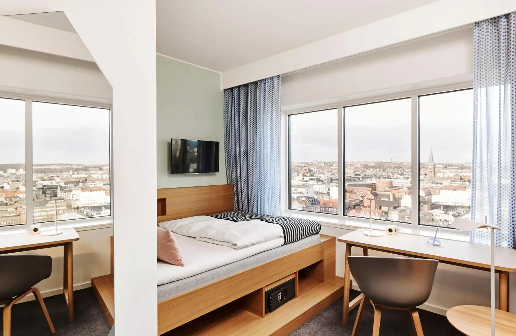 View (from property/room), Bed in Comwell Aarhus Dolce by Wyndham View (from property/room), Bed in Comwell Aarhus Dolce by Wyndham