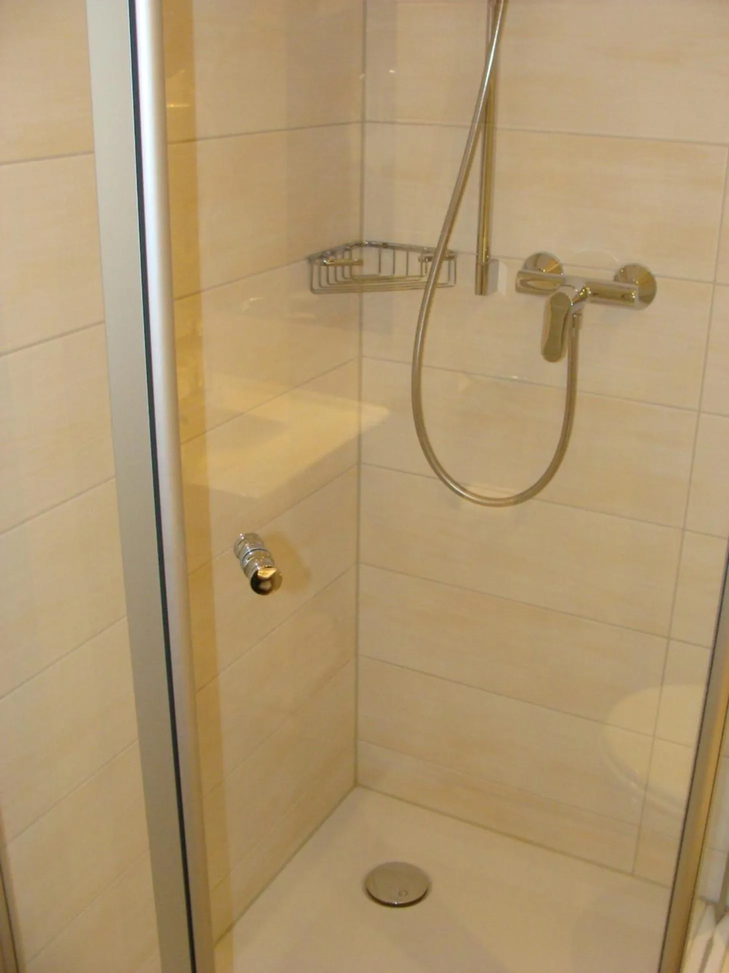 Shower in Hotel Löhr