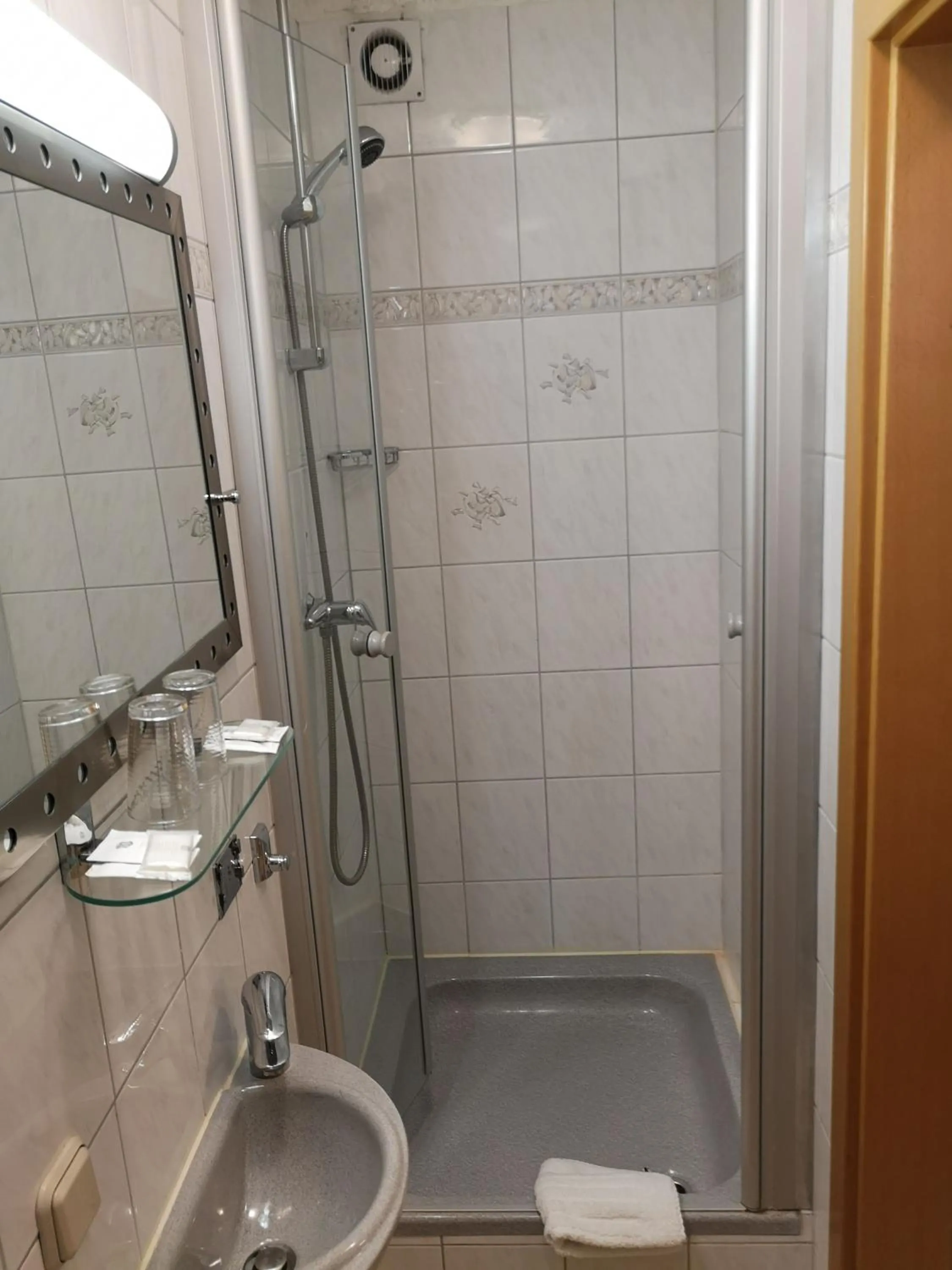 Toilet in Hotel Löhr