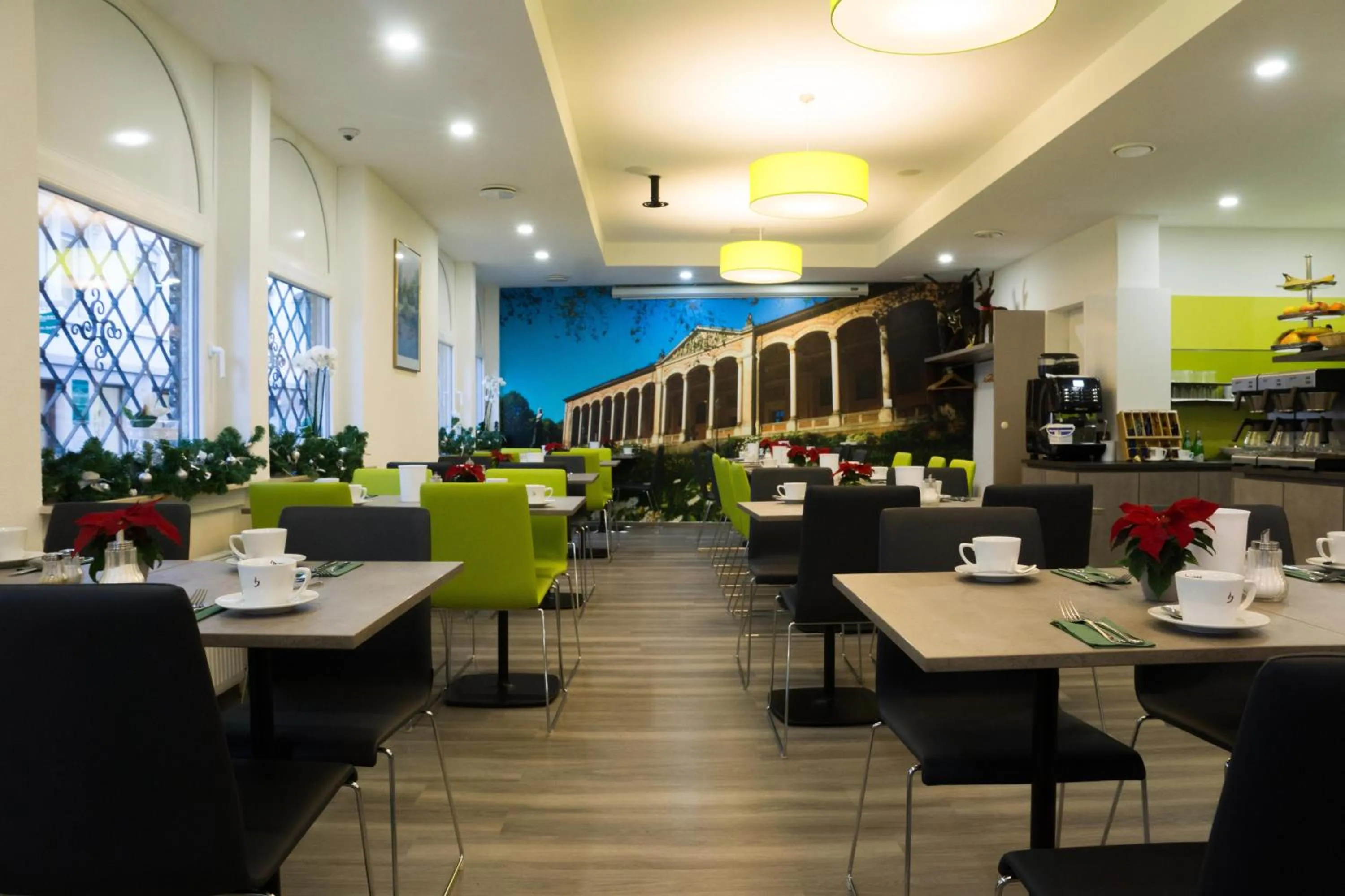 Restaurant/places to eat in Hotel Löhr