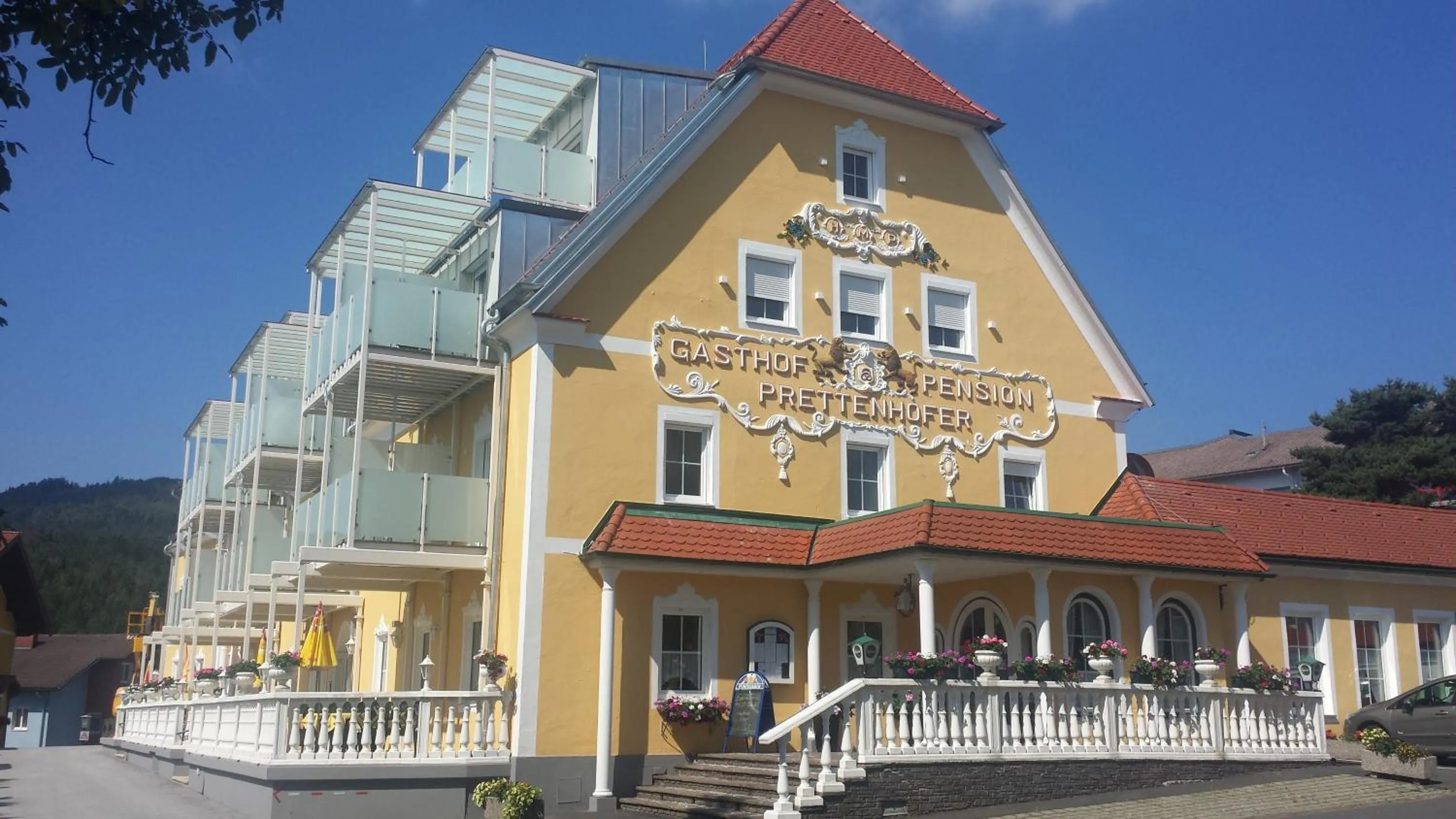 Facade/entrance in Joglland Hotel Prettenhofer