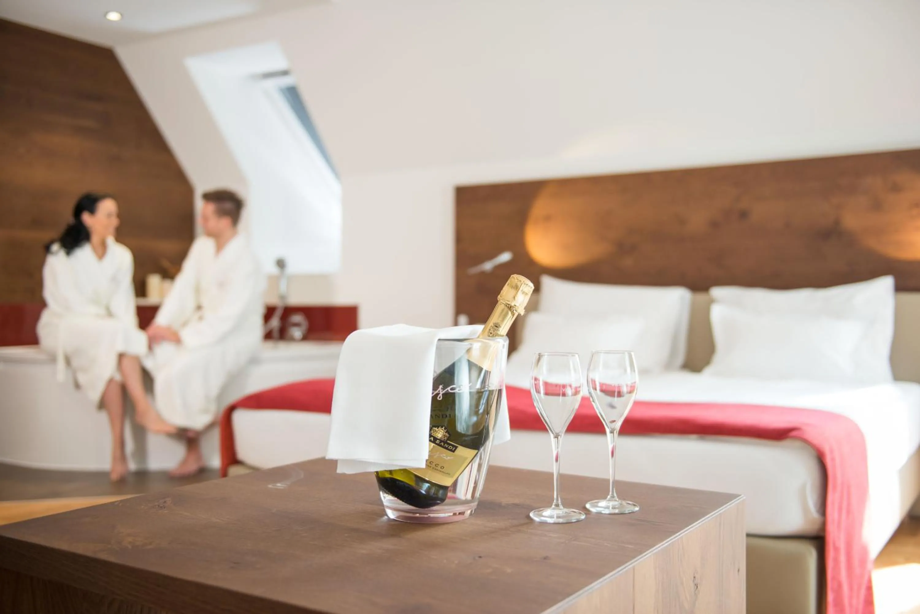 Bathroom, Bed in Joglland Hotel Prettenhofer