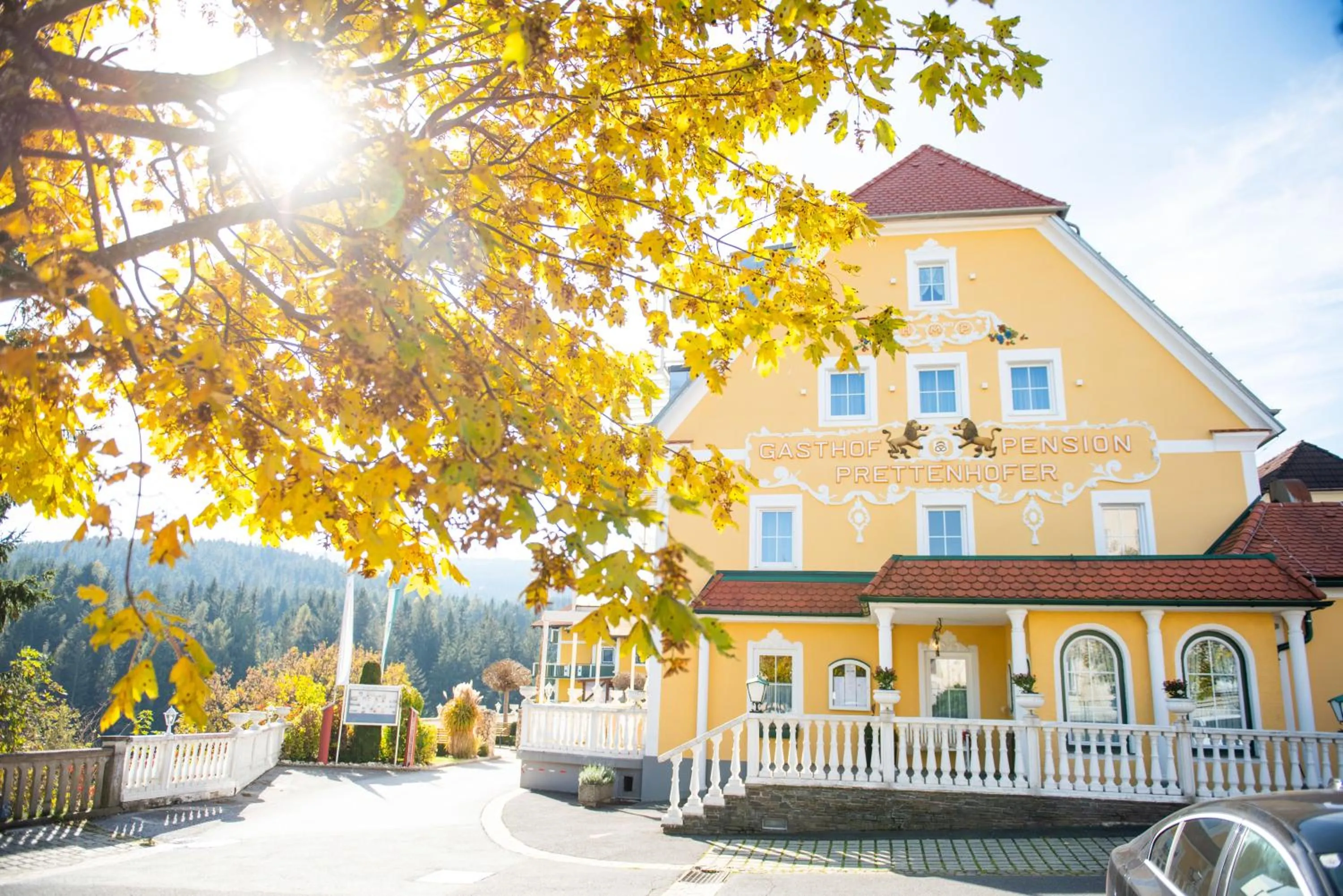 Property building in Joglland Hotel Prettenhofer